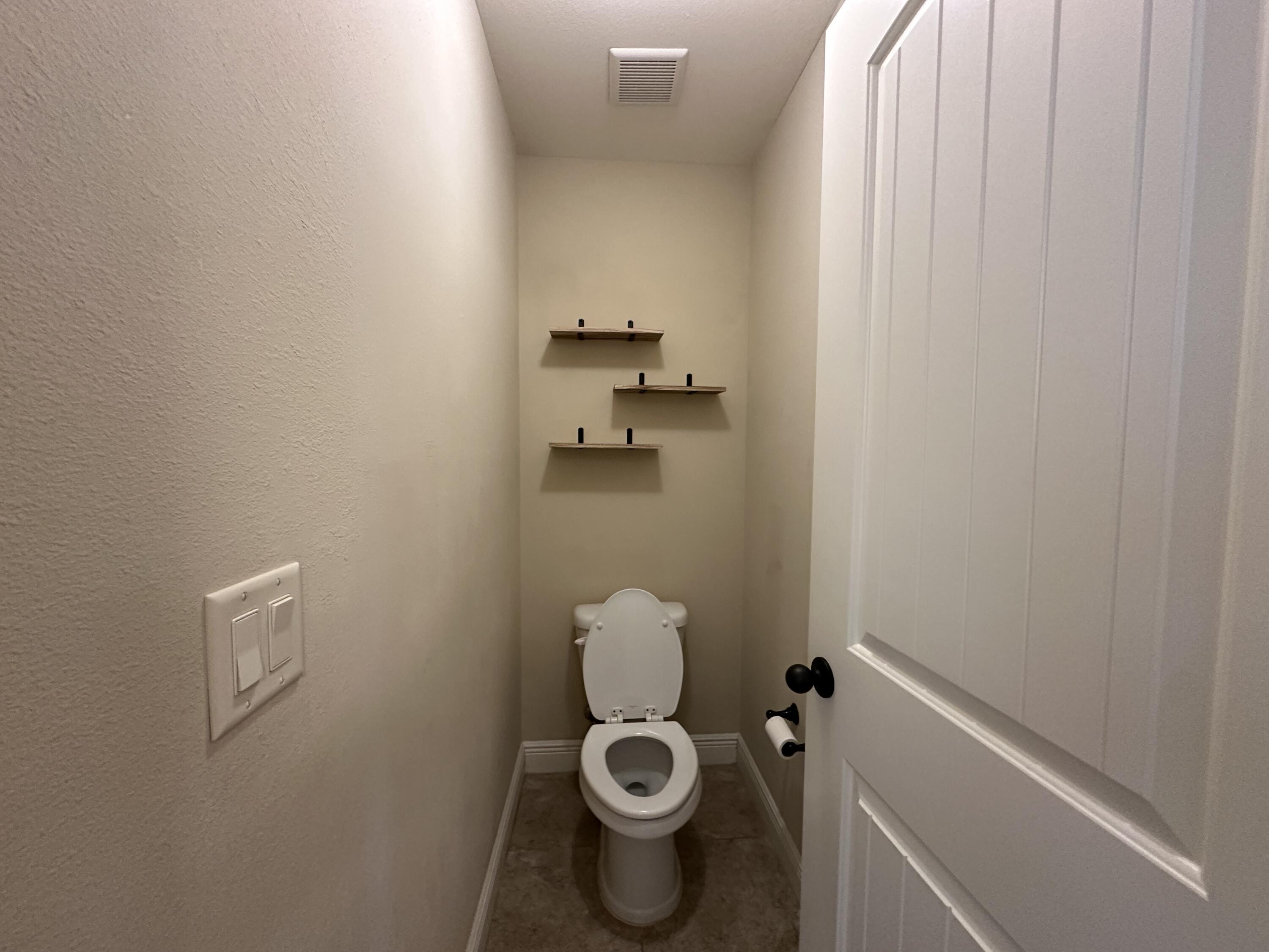 TRAILWOOD ESTATES - Residential Lease