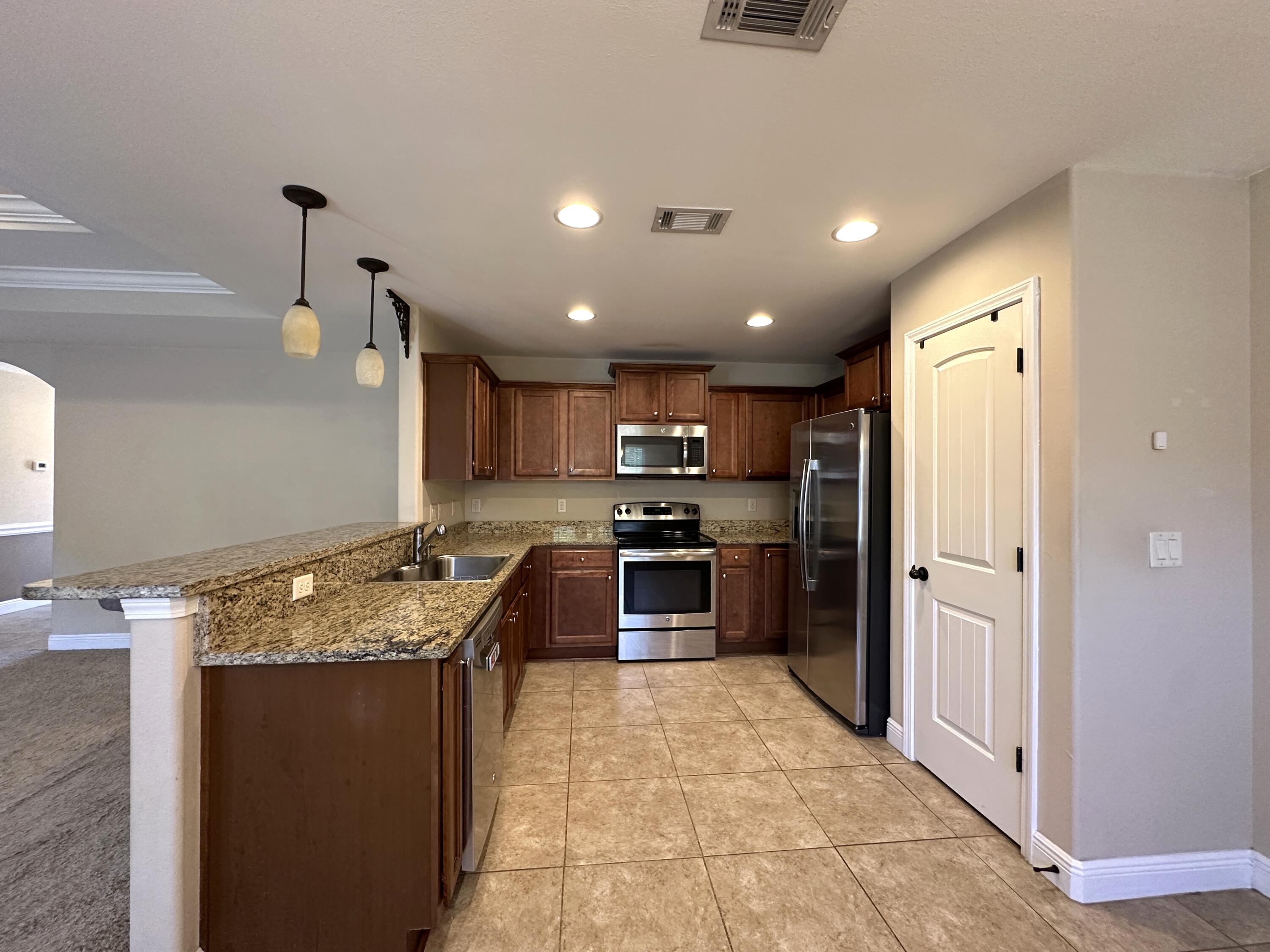 TRAILWOOD ESTATES - Residential Lease