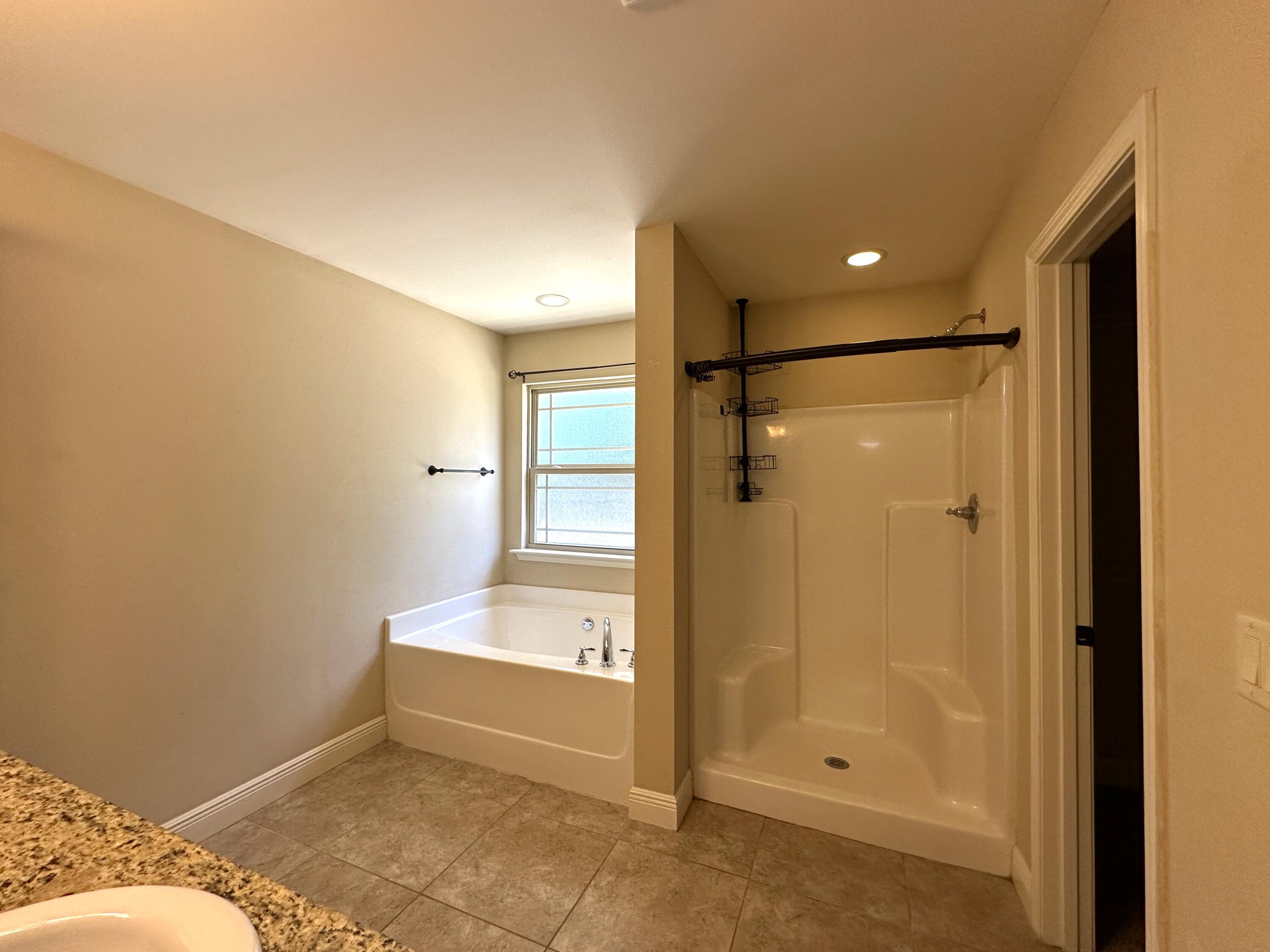 TRAILWOOD ESTATES - Residential Lease