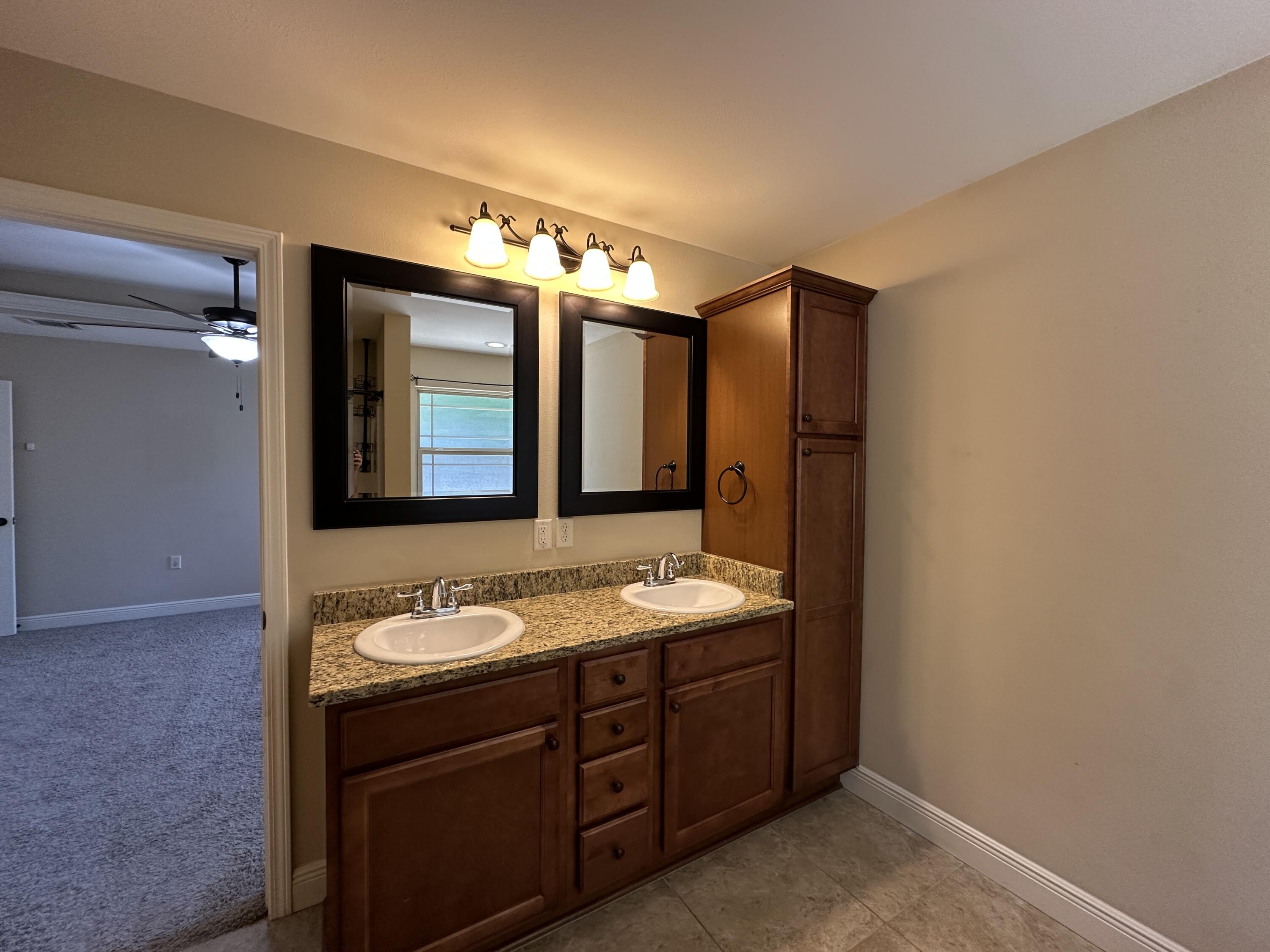 TRAILWOOD ESTATES - Residential Lease