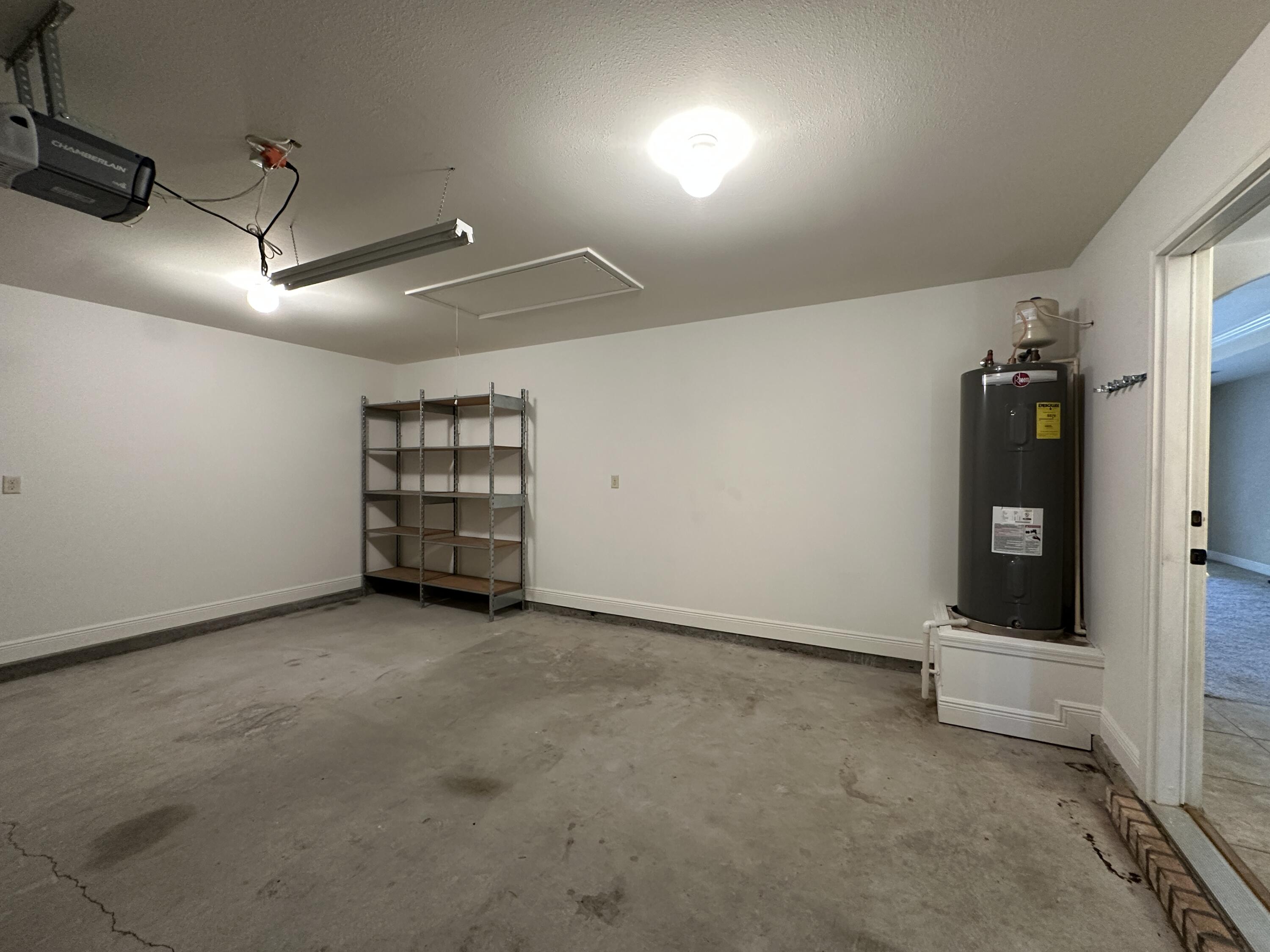 TRAILWOOD ESTATES - Residential Lease