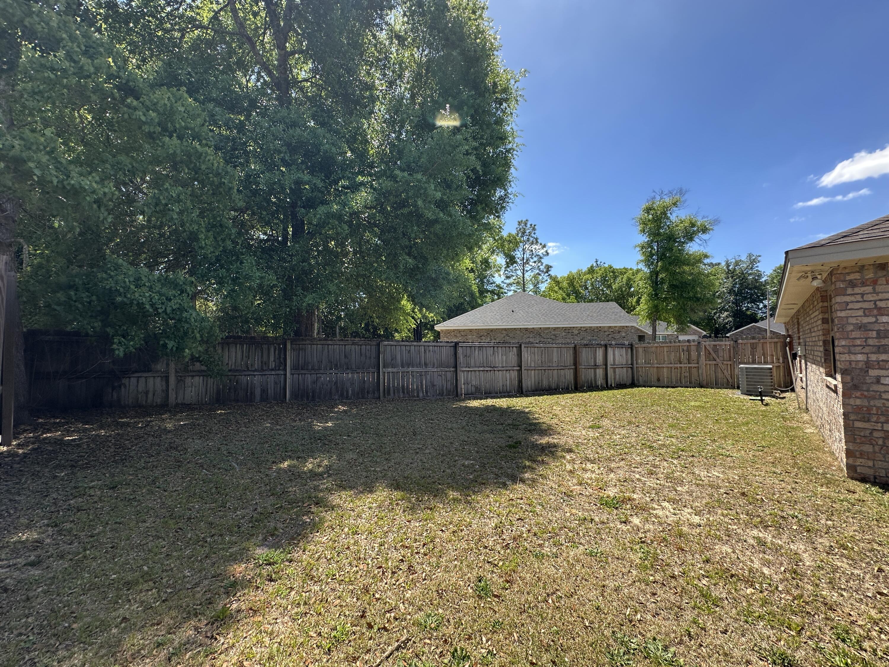 TRAILWOOD ESTATES - Residential Lease