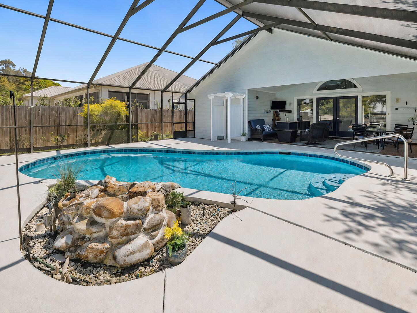 550 Seabreeze Circle