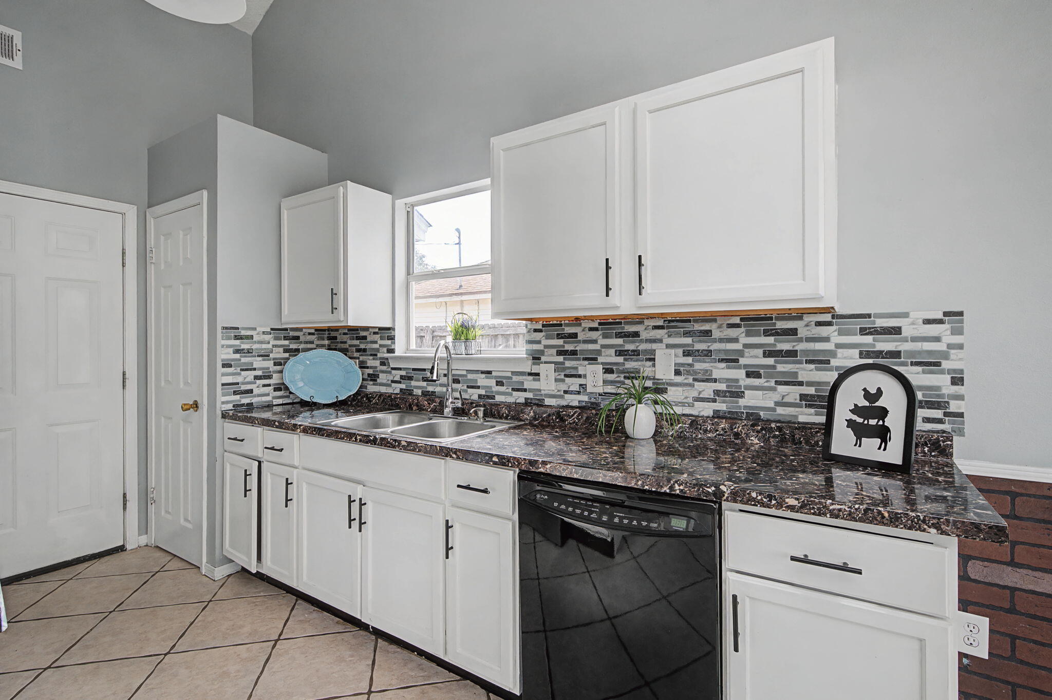 CARDINAL ESTATES - Residential