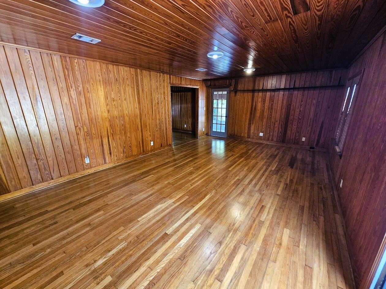 METES & BOUNDS - Residential