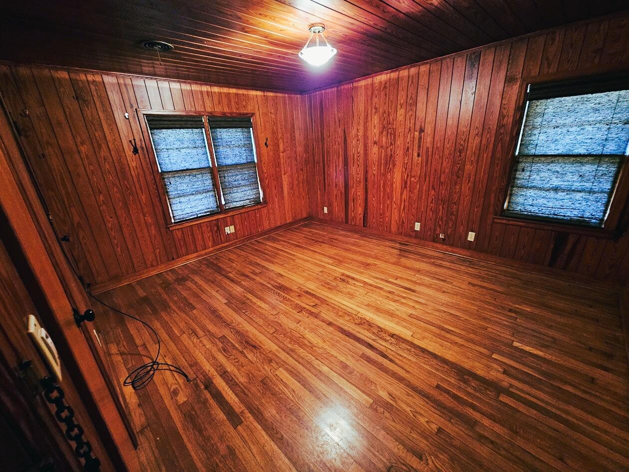 METES & BOUNDS - Residential