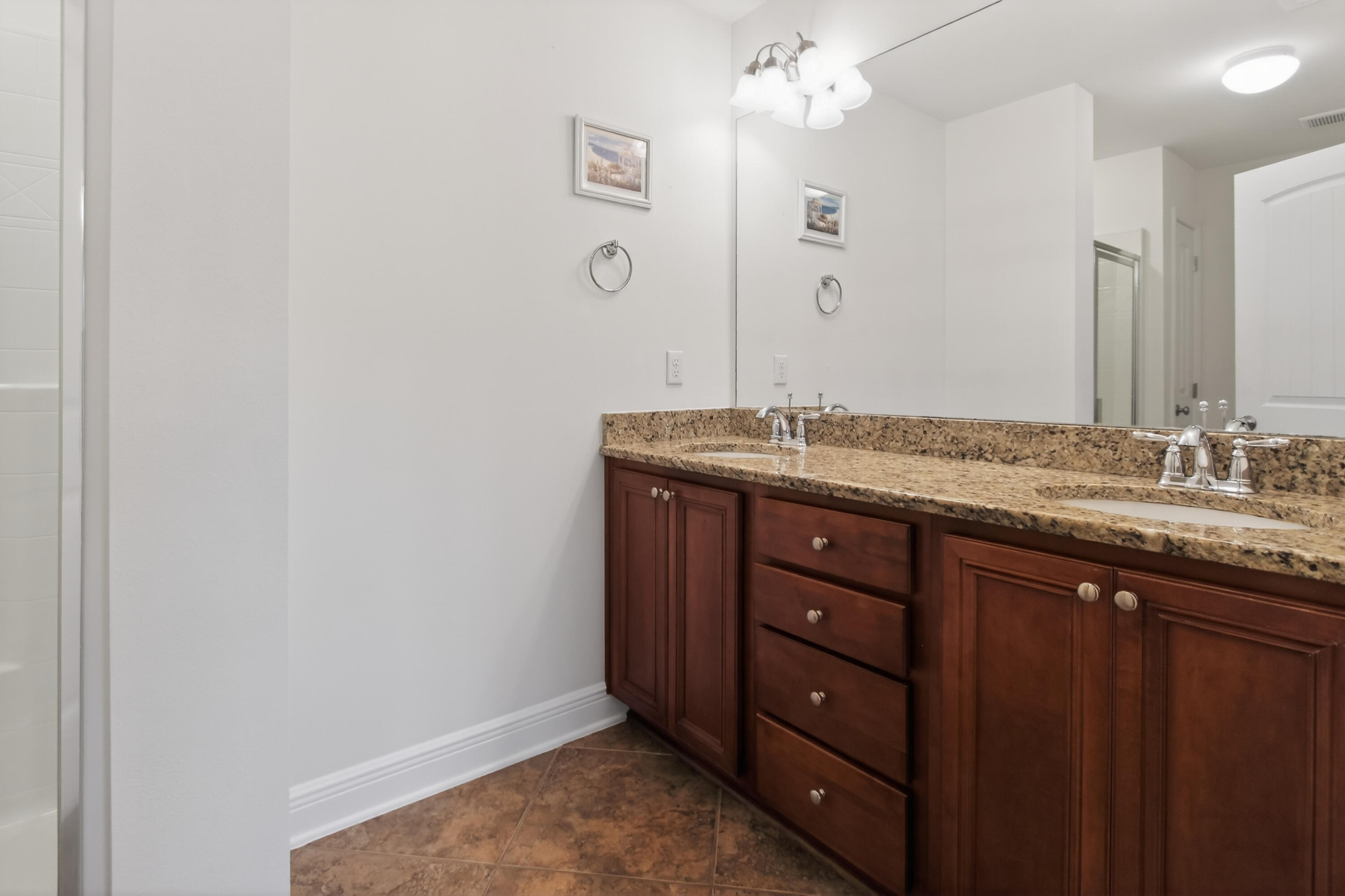 RESERVE POINTE - Residential Lease