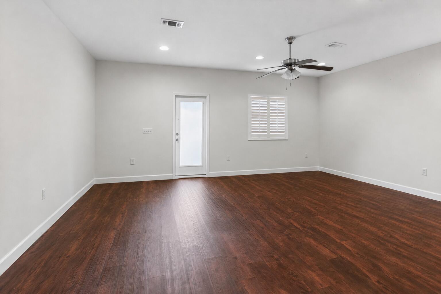 RESERVE POINTE - Residential Lease
