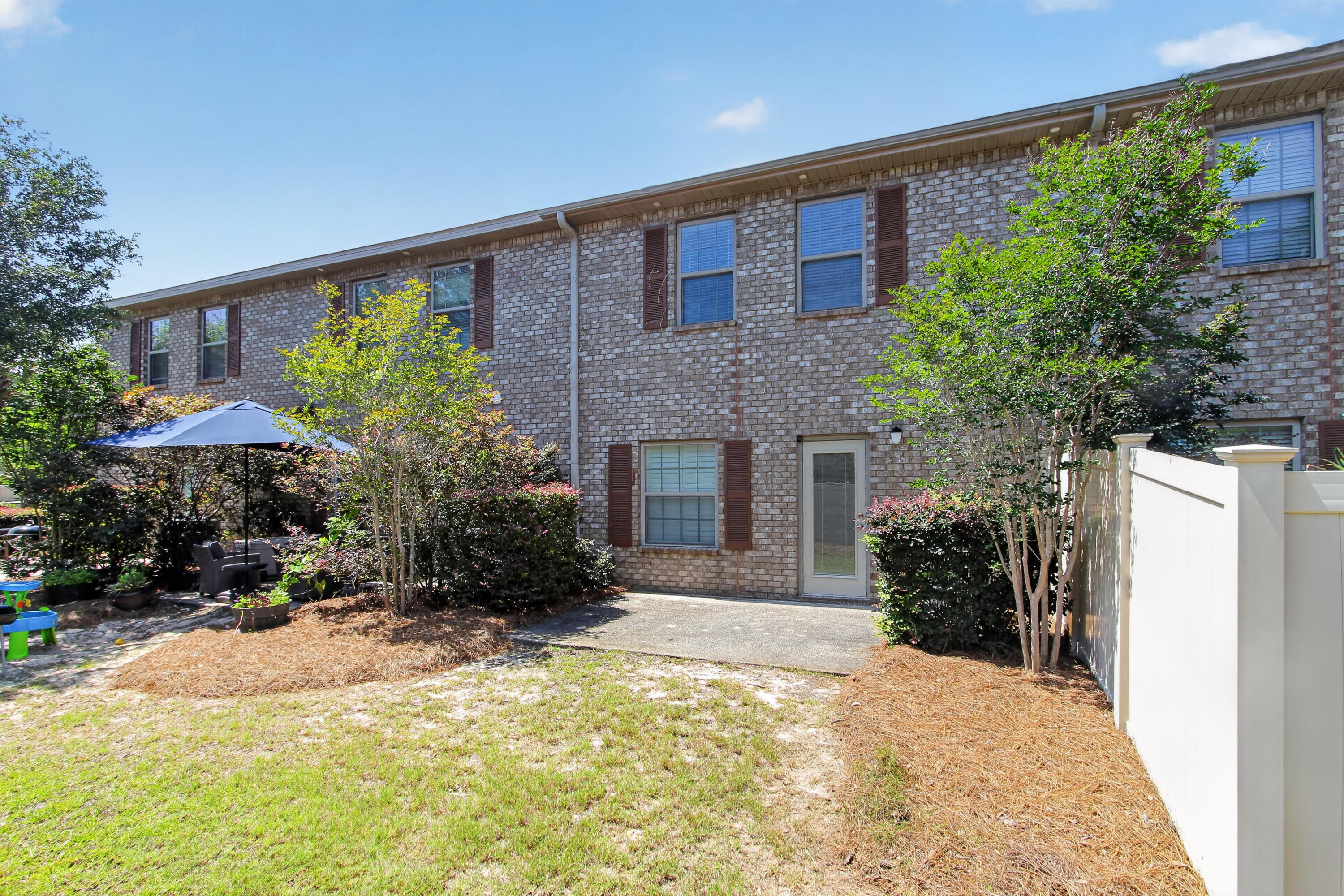 RESERVE POINTE - Residential Lease