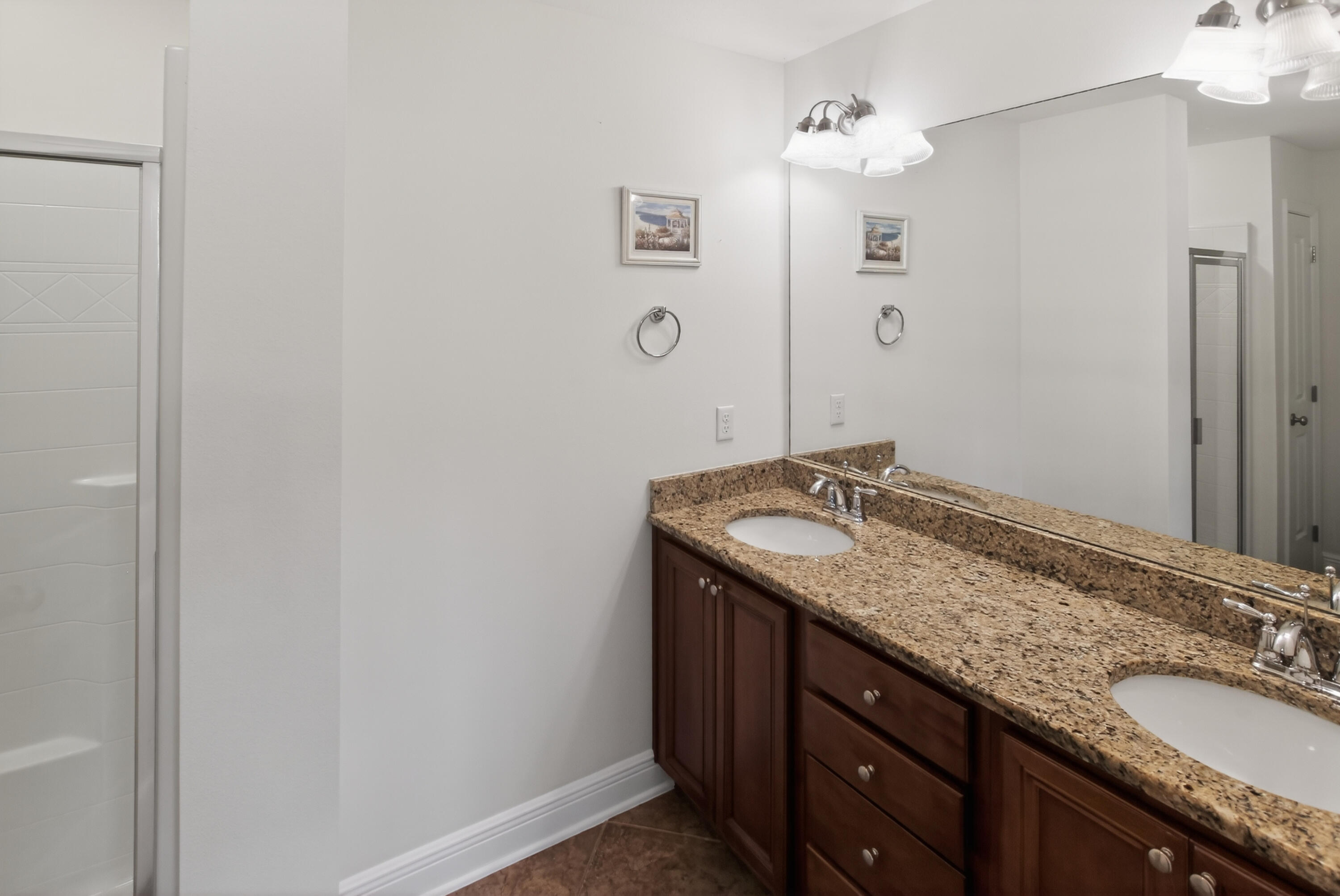 RESERVE POINTE - Residential Lease
