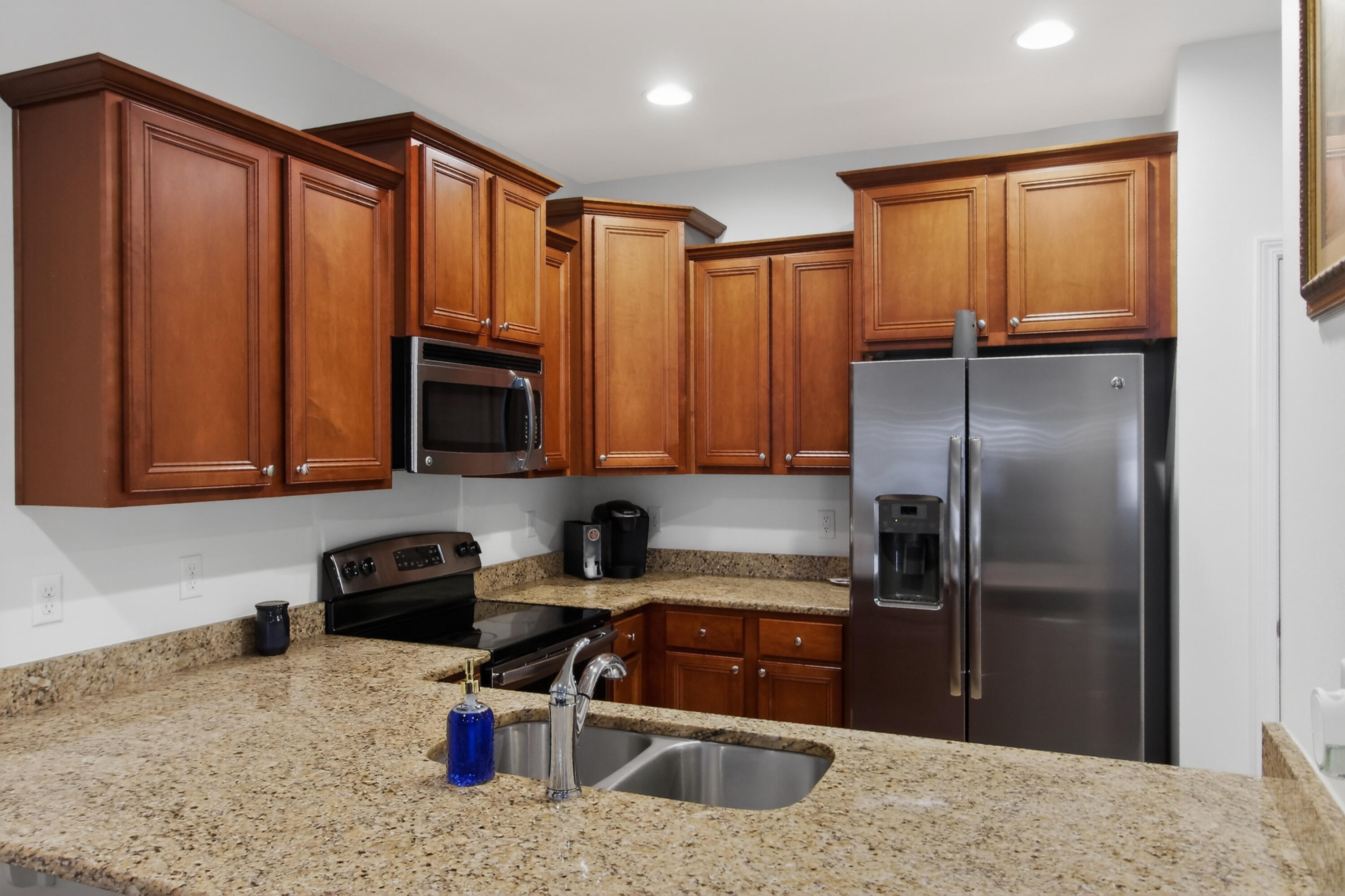 RESERVE POINTE - Residential Lease
