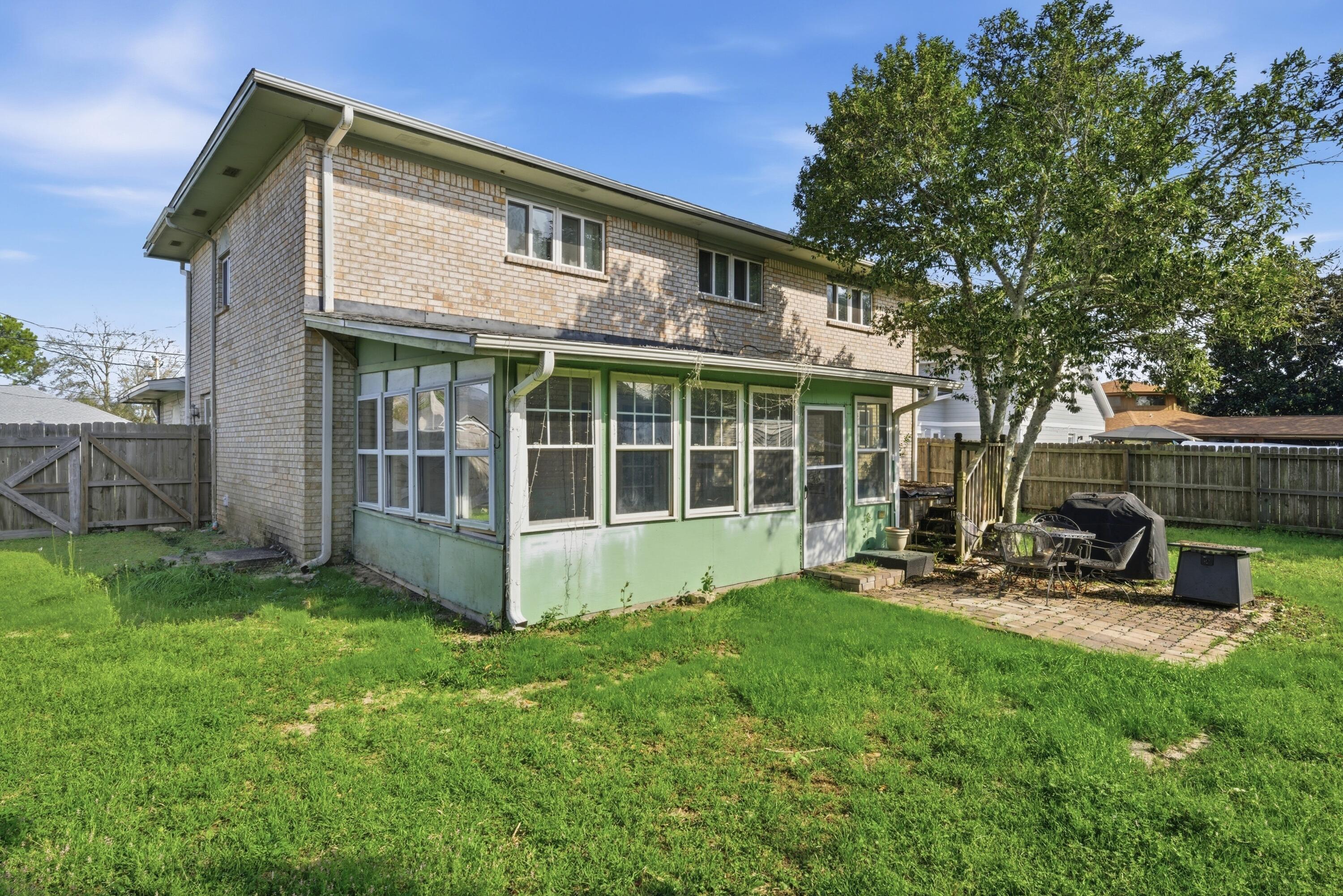 SANTA ROSA SHORES - Residential