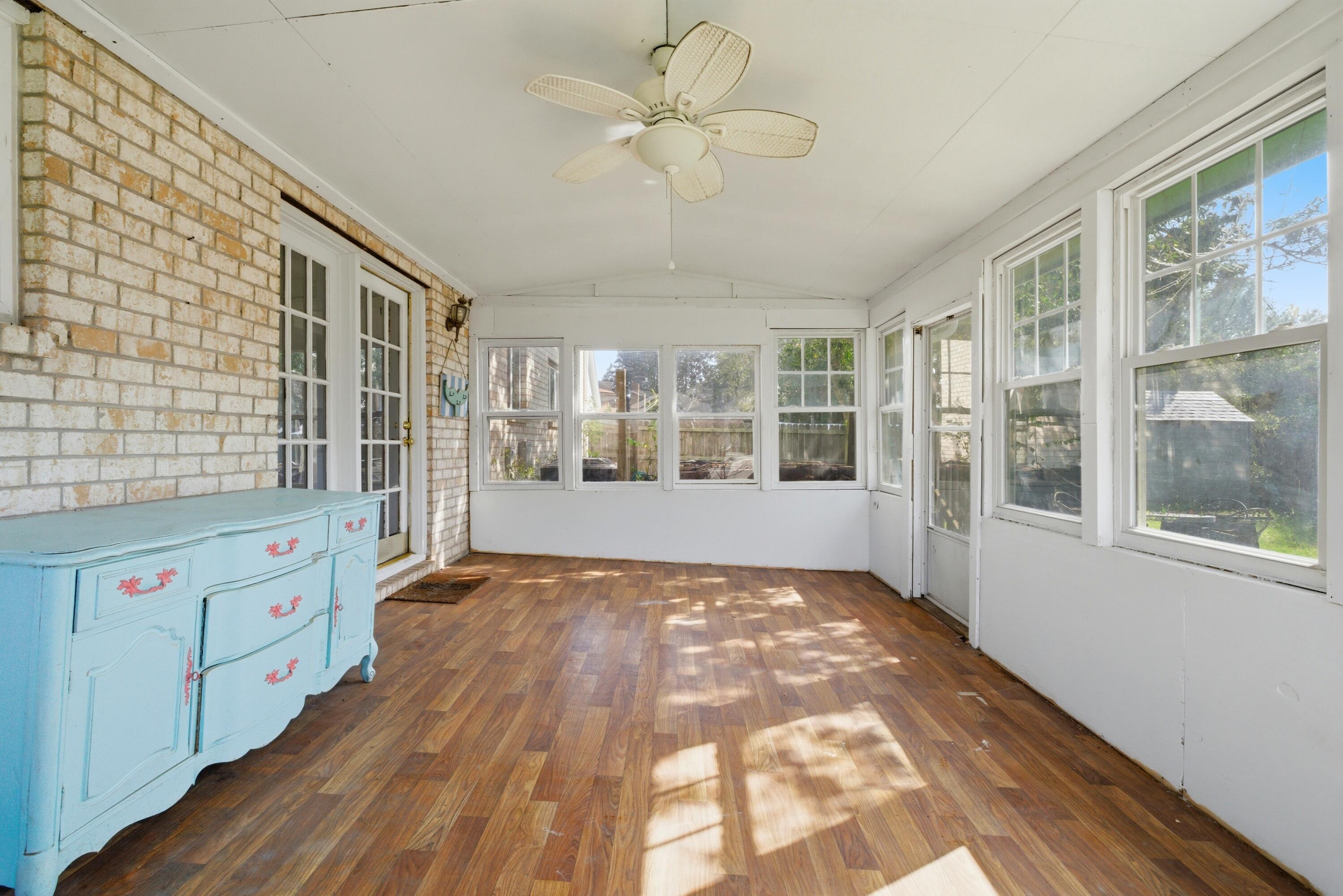 SANTA ROSA SHORES - Residential