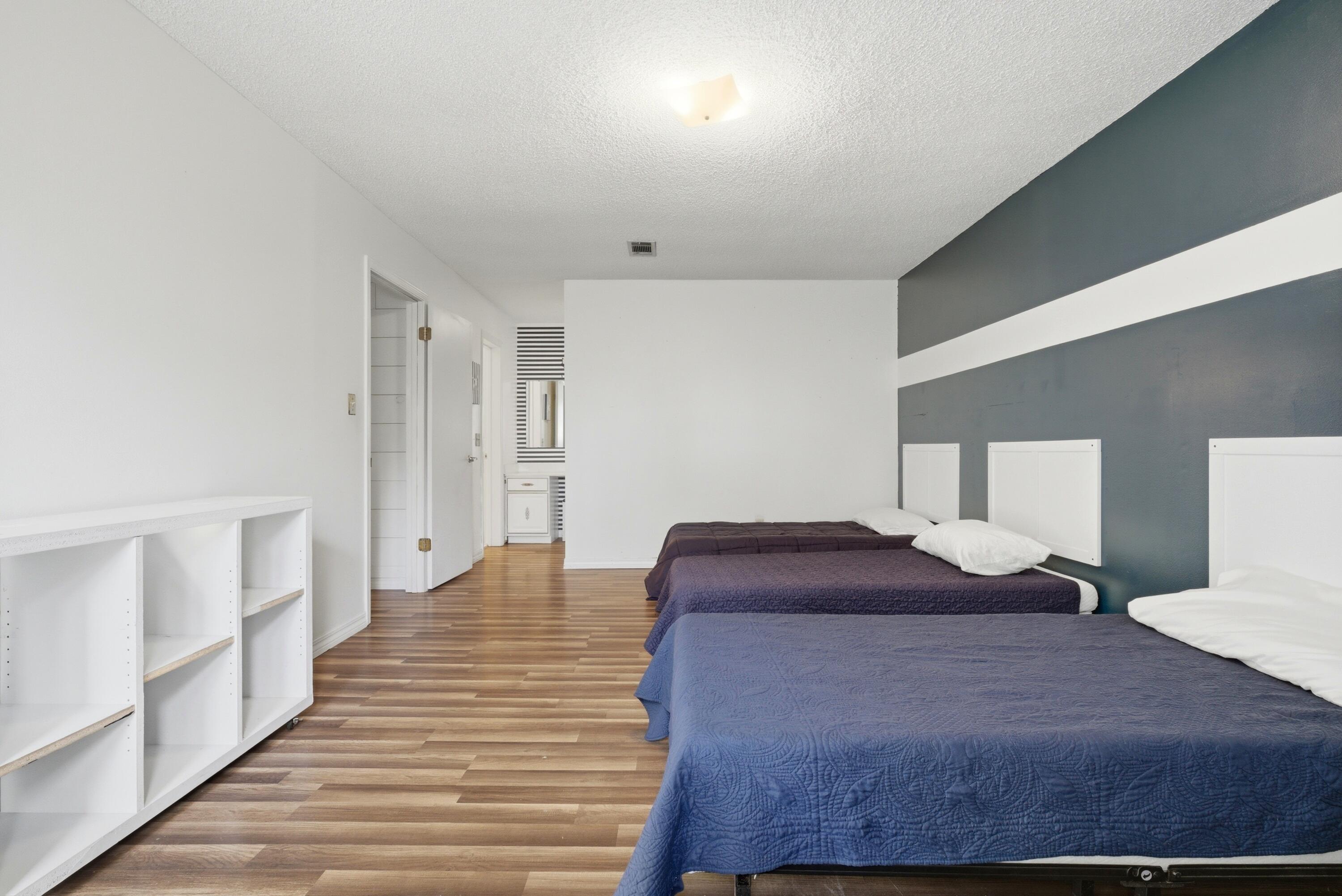 SANTA ROSA SHORES - Residential