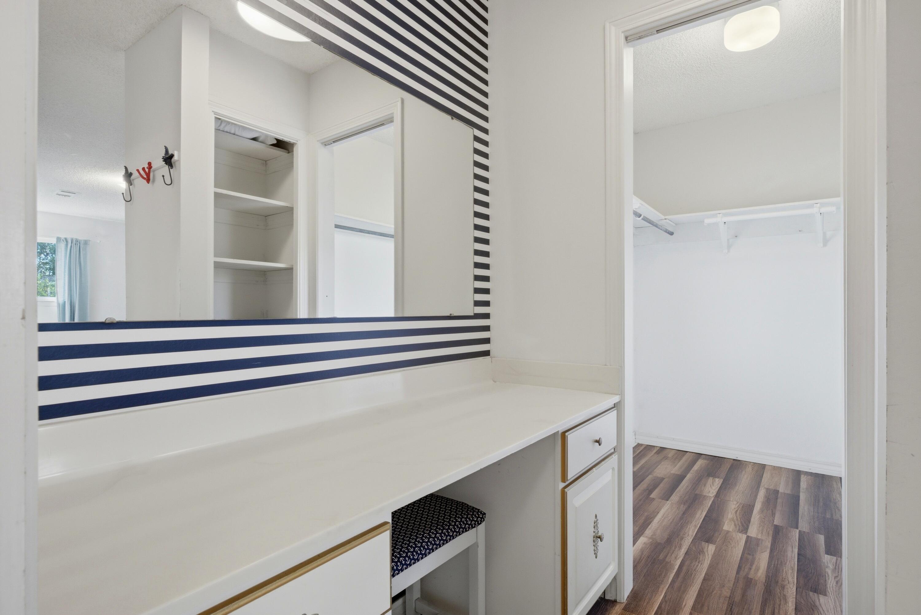 SANTA ROSA SHORES - Residential