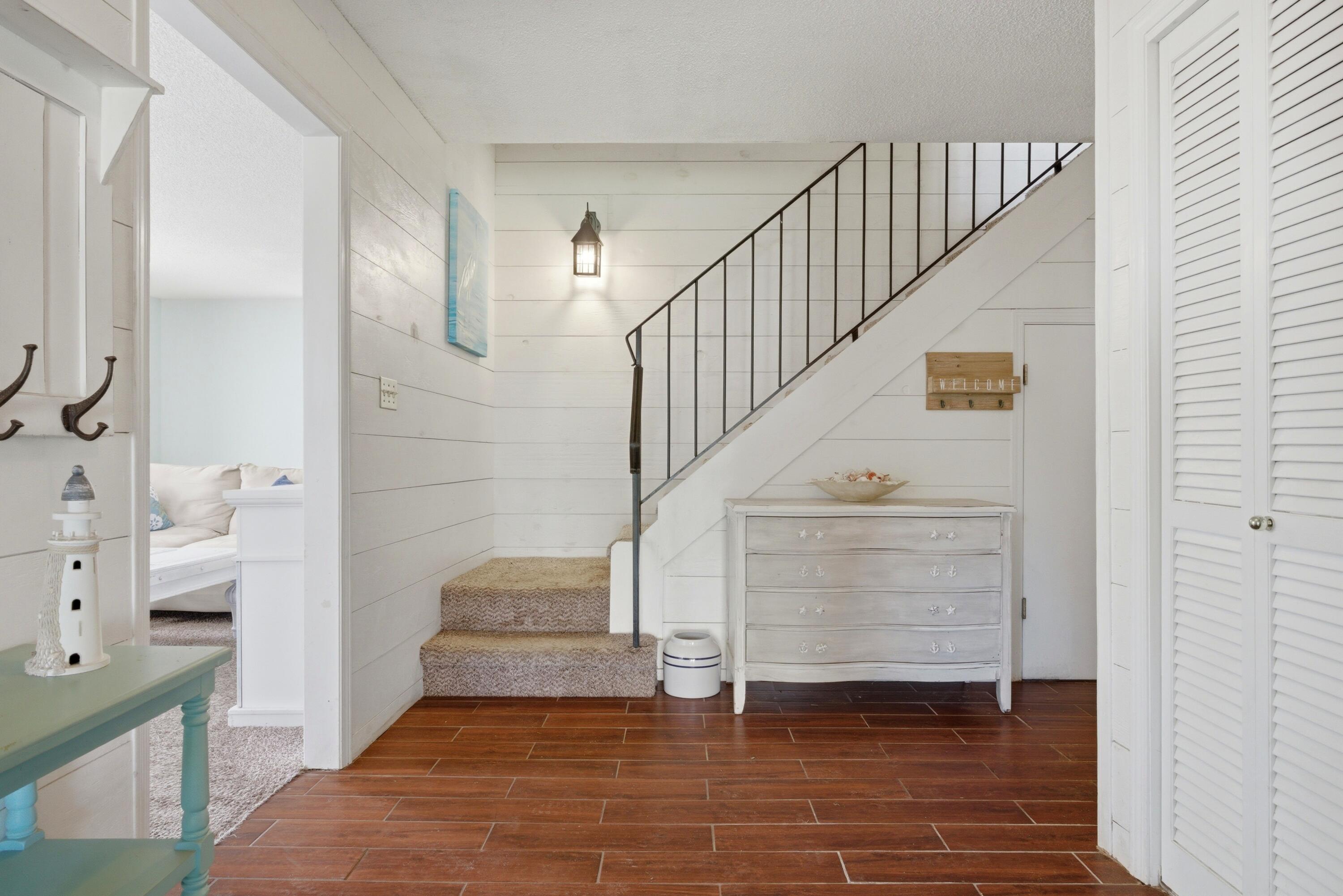 SANTA ROSA SHORES - Residential