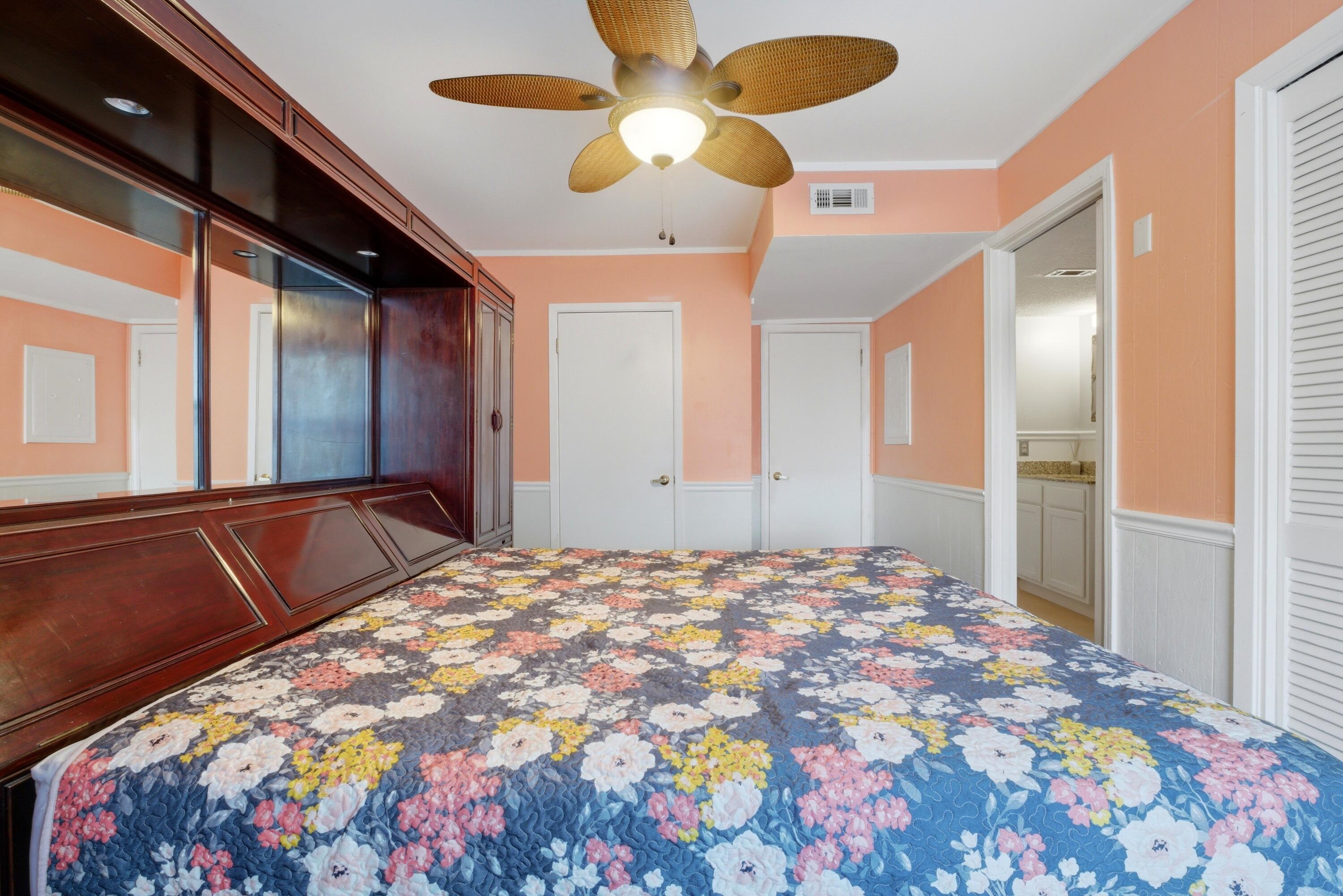 SANTA ROSA SHORES - Residential