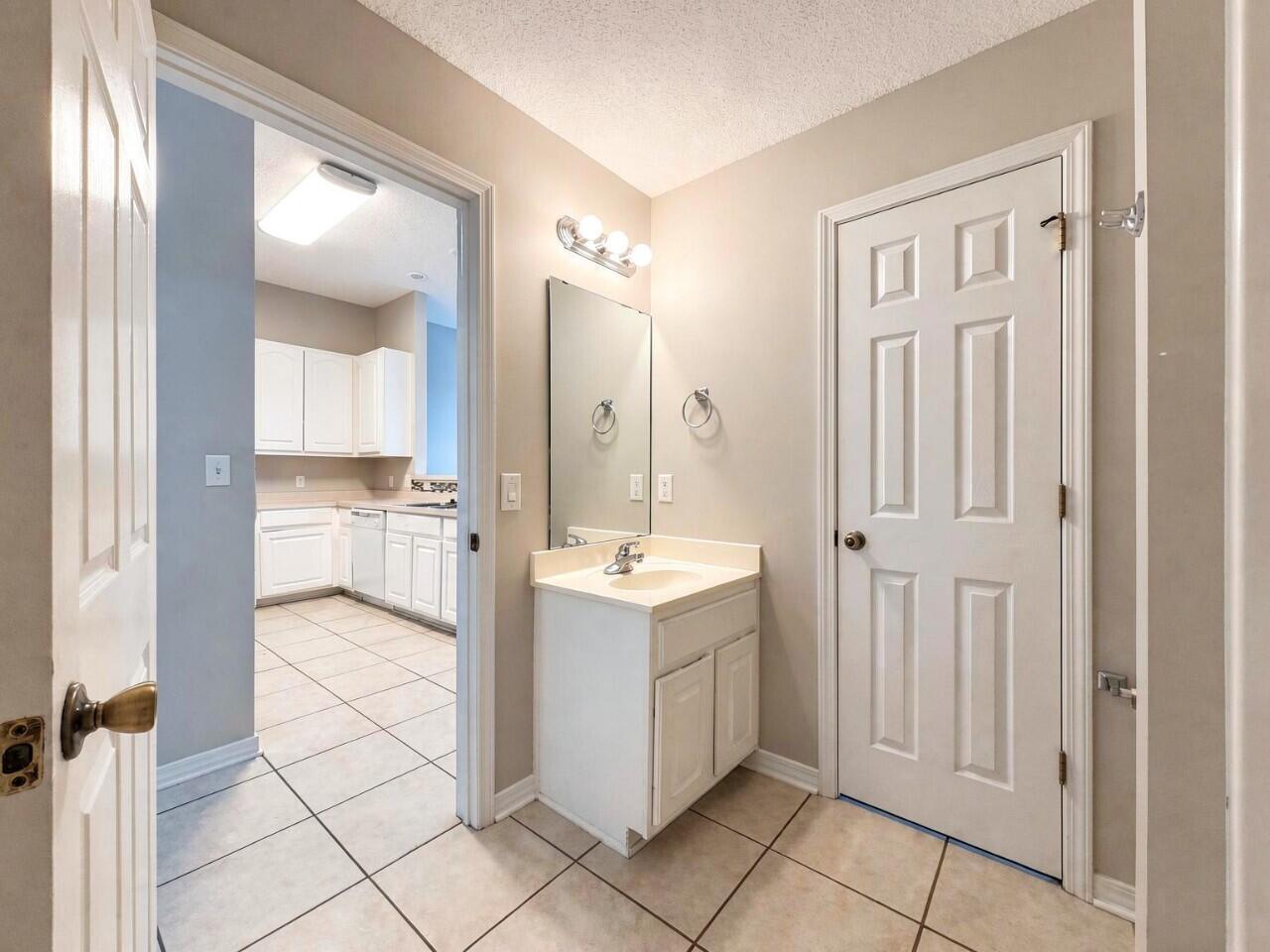 SHANYN TAYLOR OAKS - Residential
