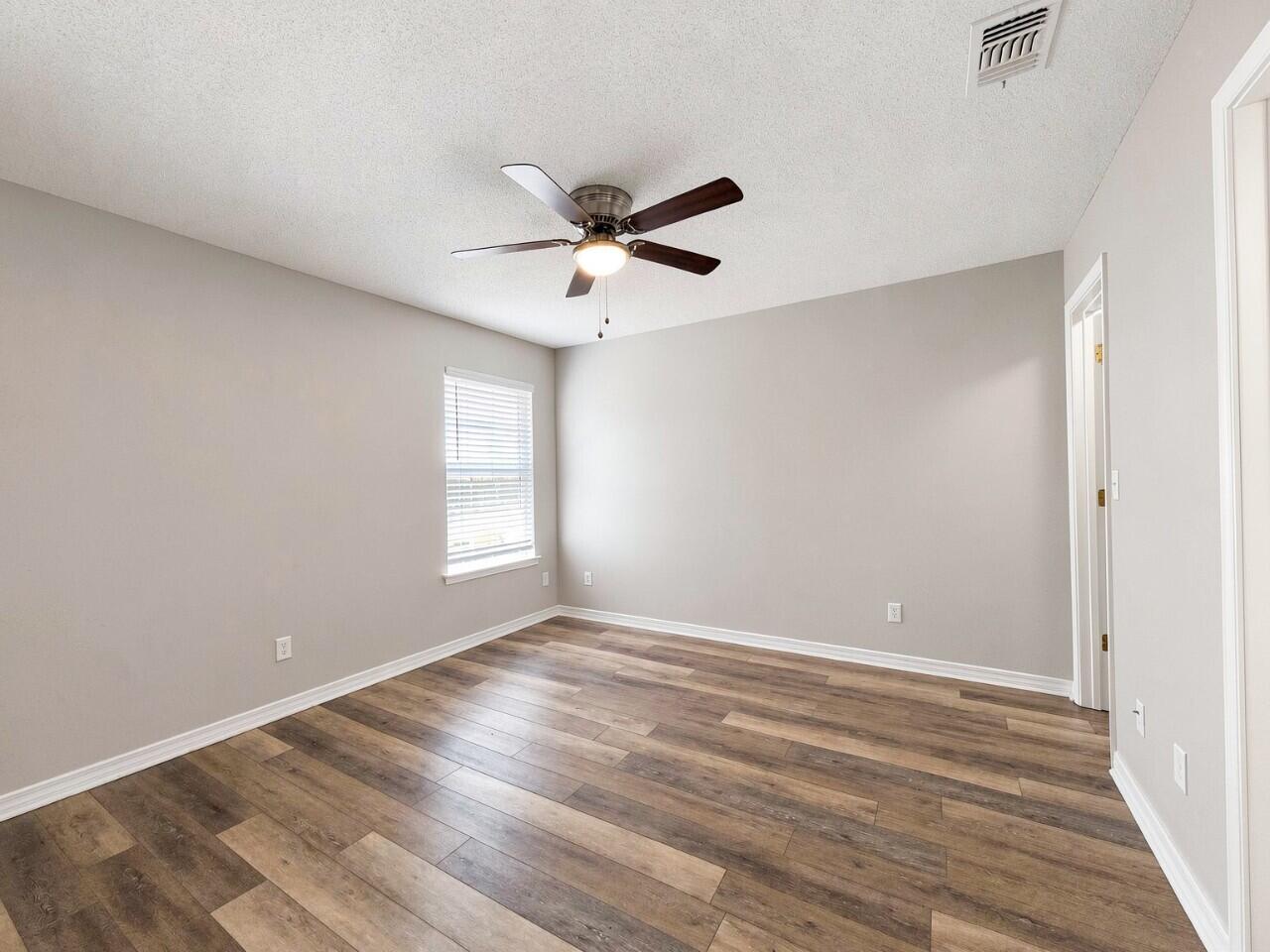 SHANYN TAYLOR OAKS - Residential