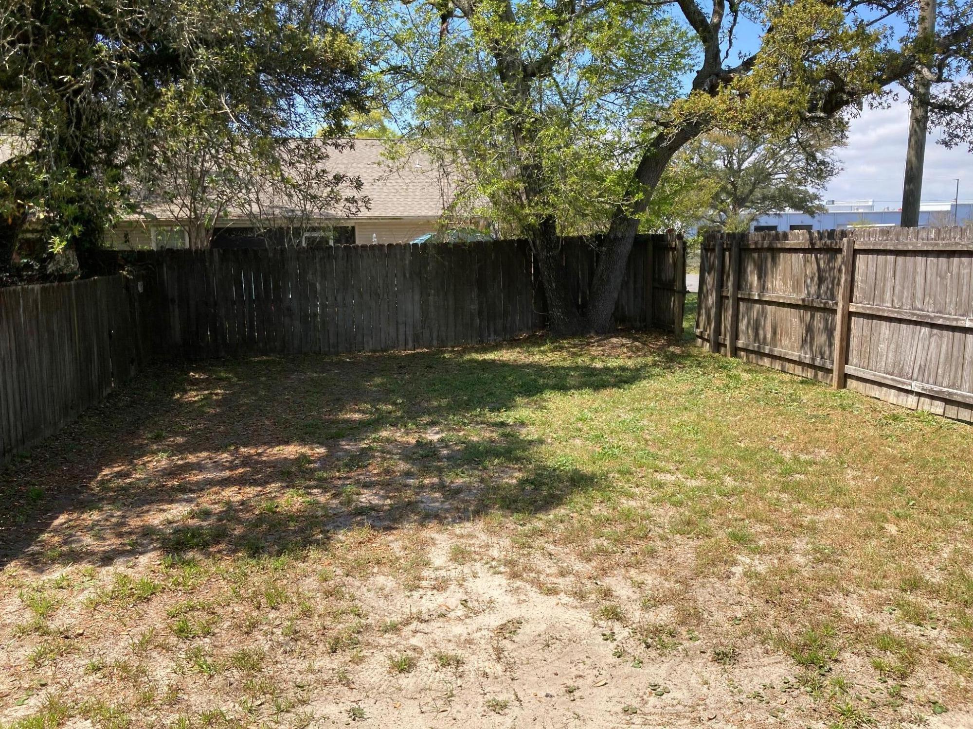 SHANYN TAYLOR OAKS - Residential