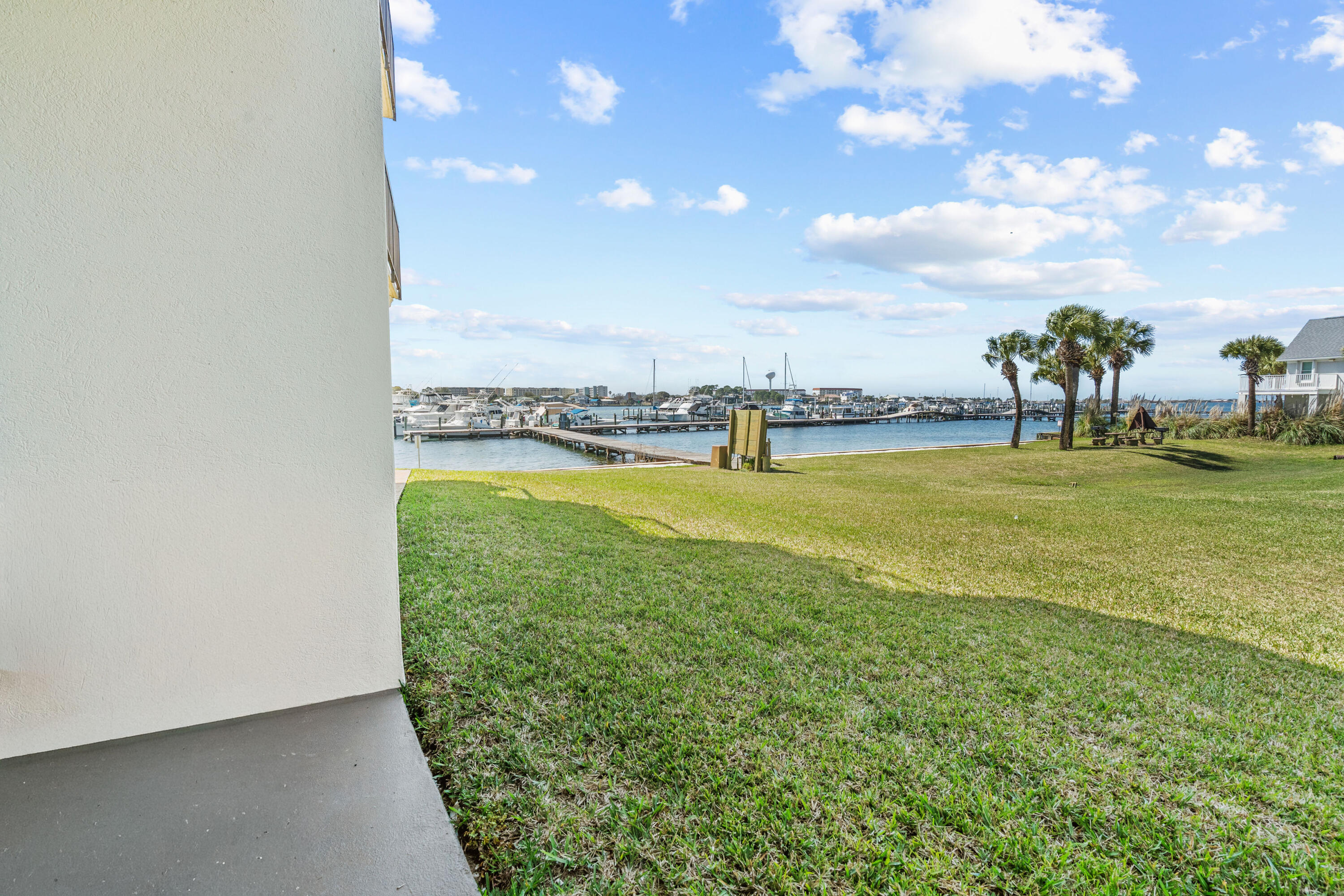 PIRATES BAY PH 1 - Residential