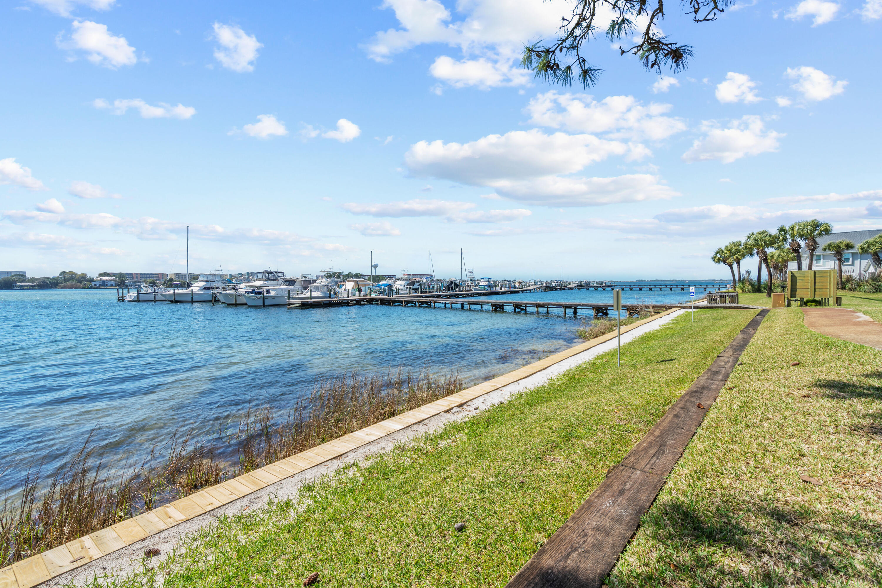 PIRATES BAY PH 1 - Residential