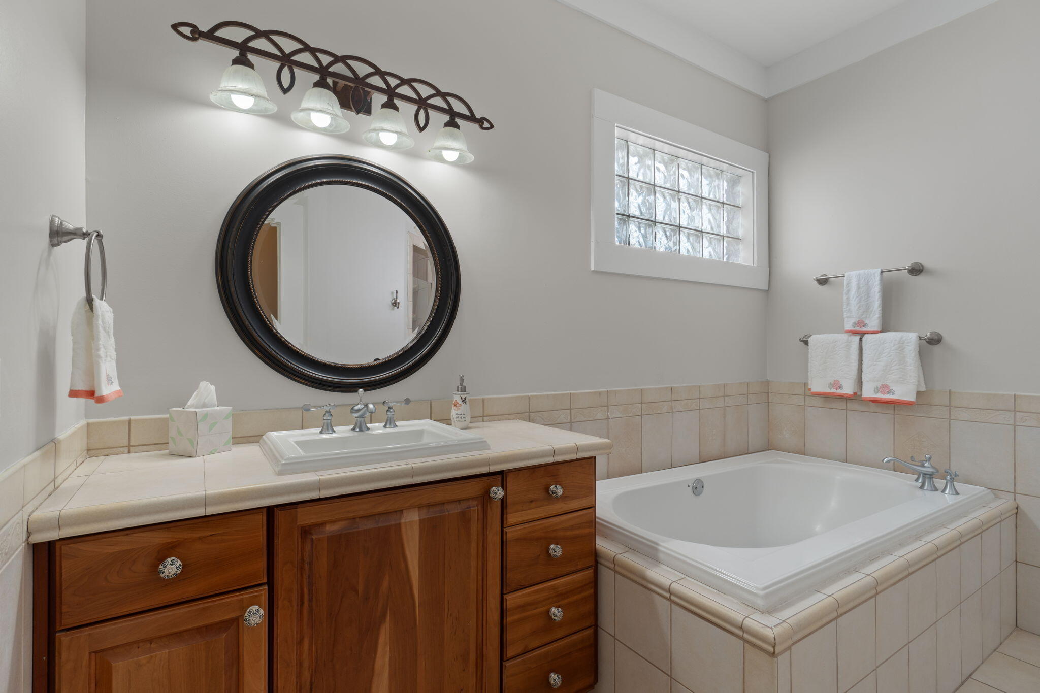 SAILMAKER COVE - Residential