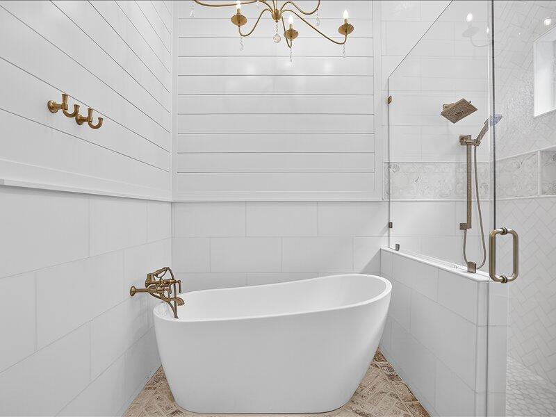 BURNT PINE - Residential Lease