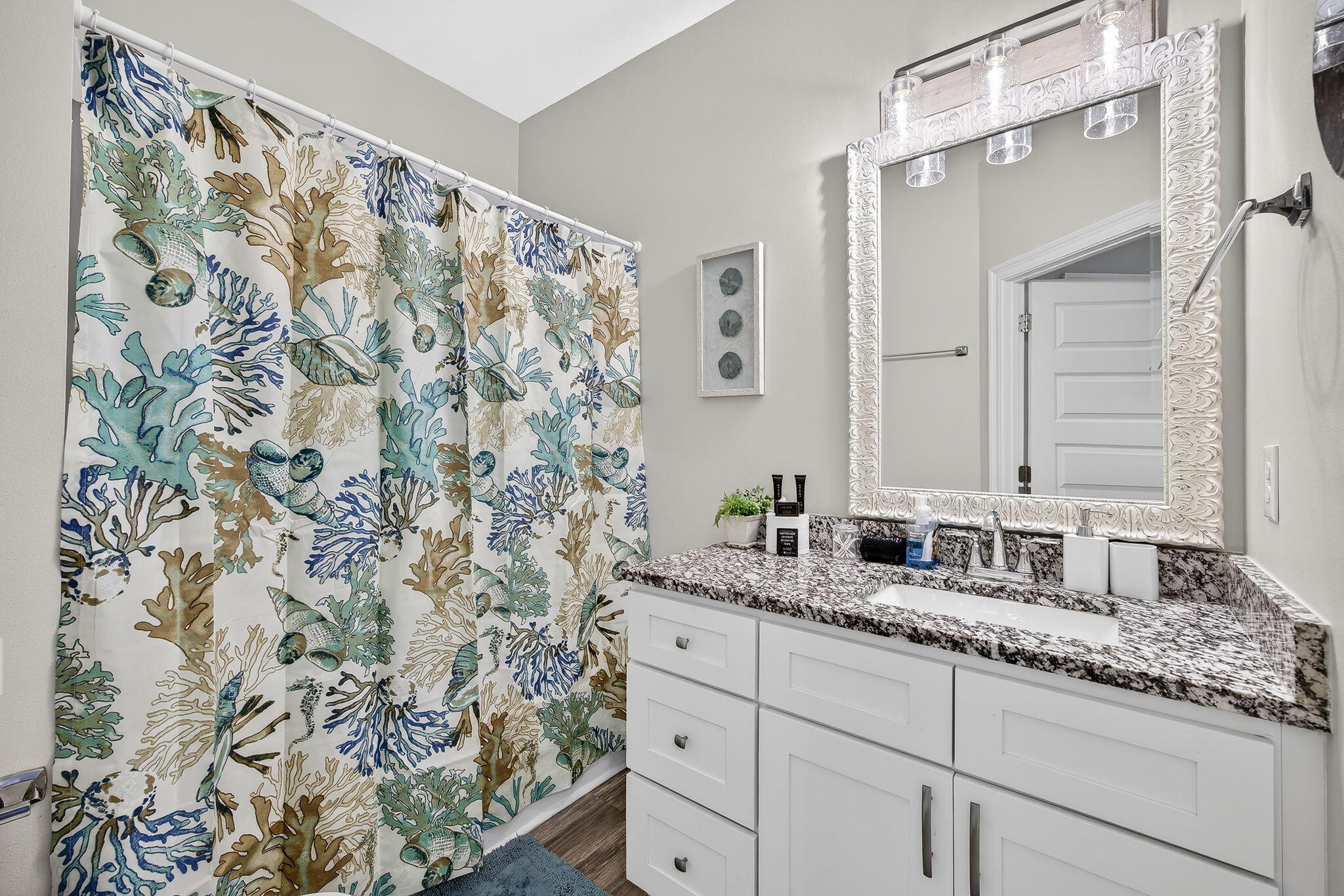 LAGUNA BEACH ESTATES 7TH ADDN - Residential