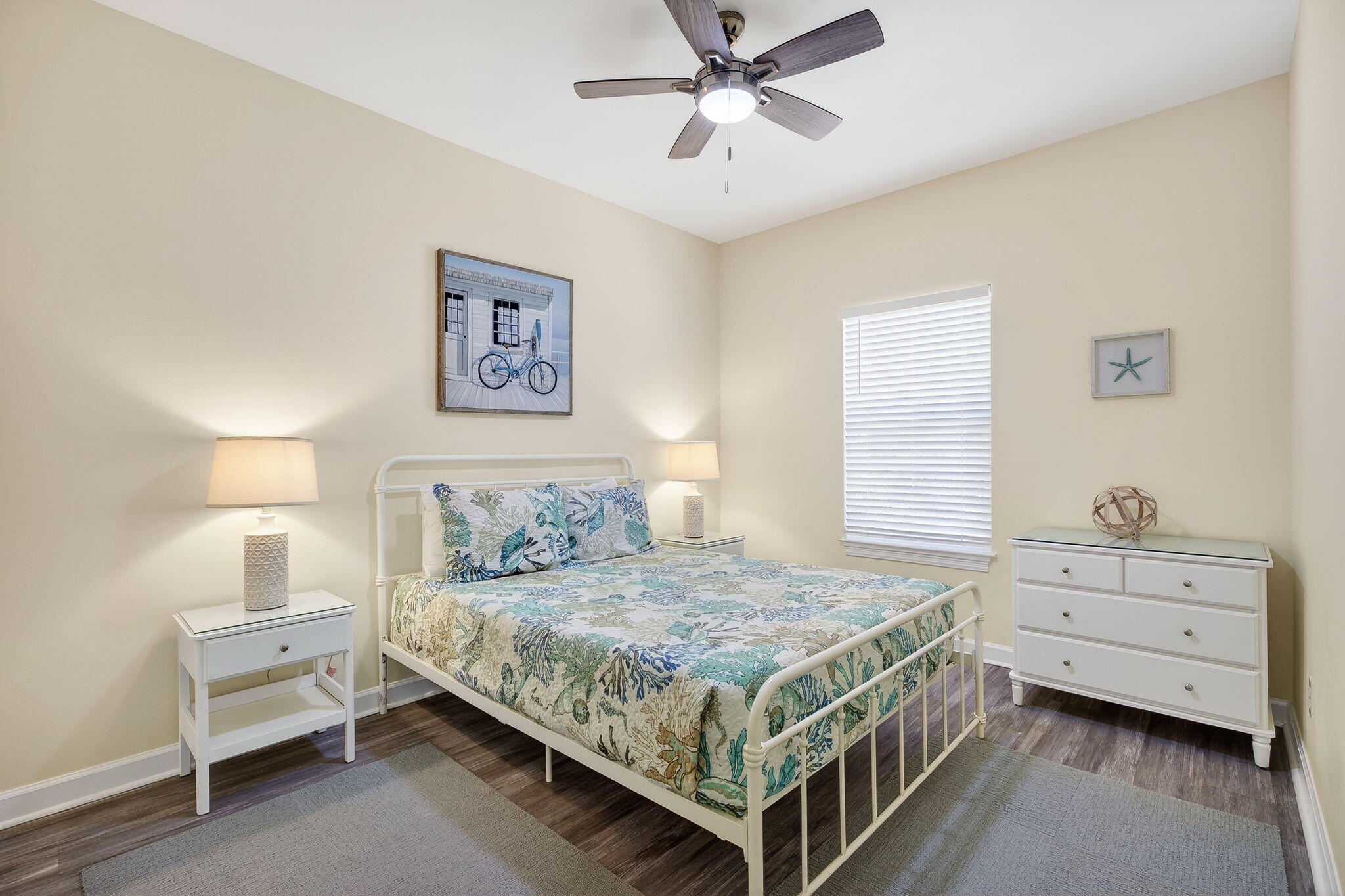 LAGUNA BEACH ESTATES 7TH ADDN - Residential