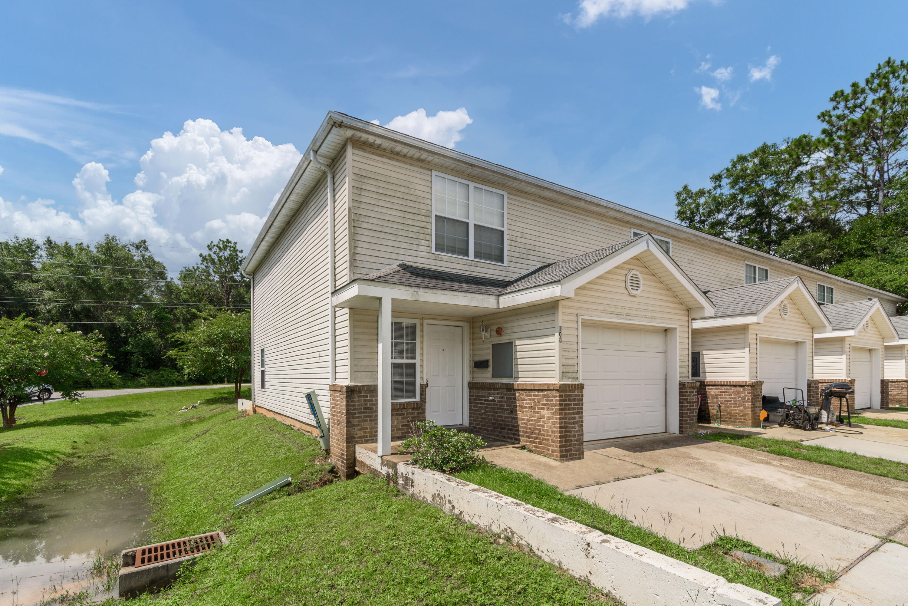 BRACKIN PLACE - Residential Lease