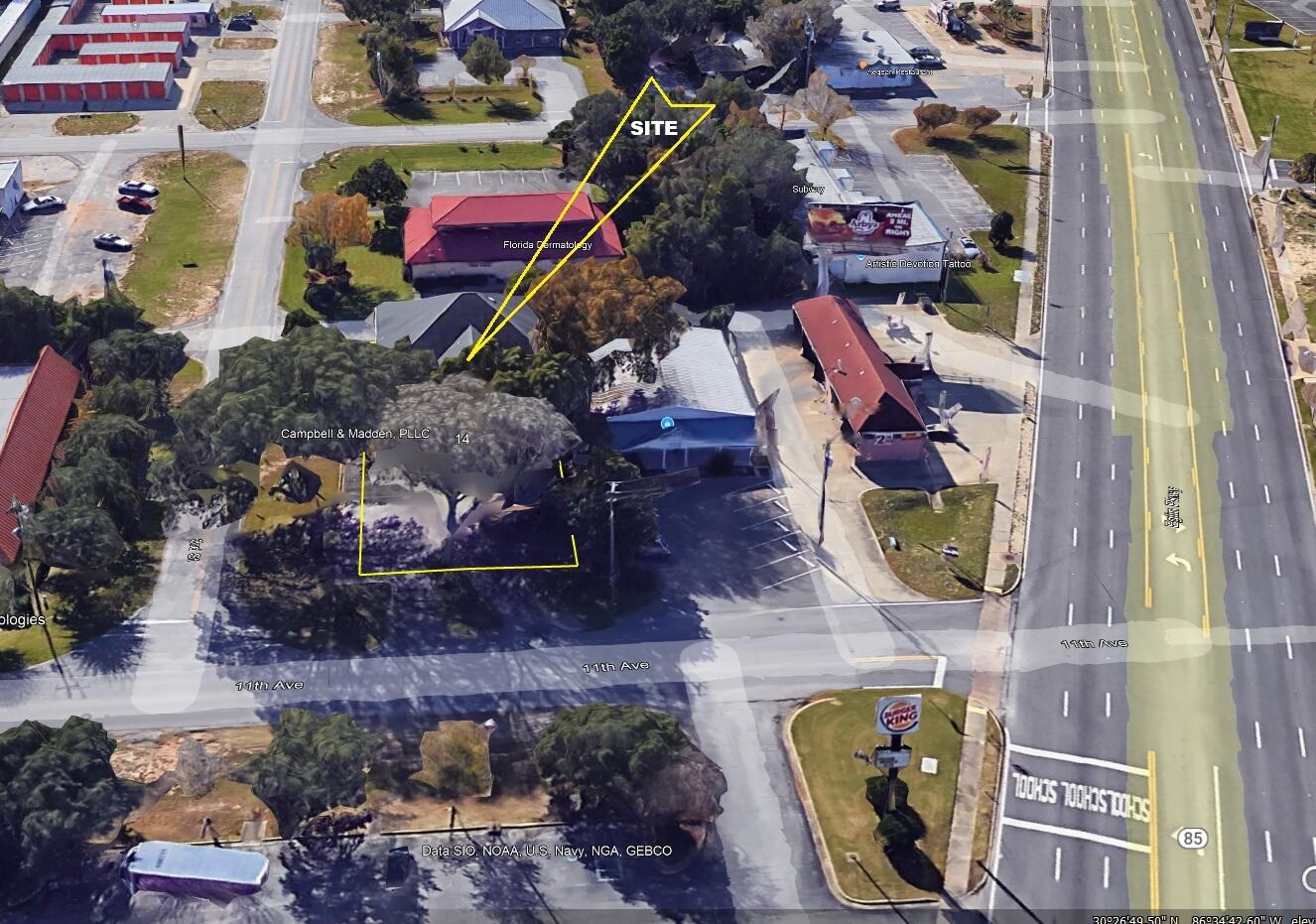 Main image without alt text