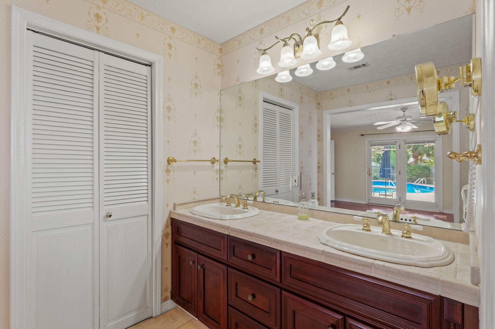 TIGER POINT - Residential