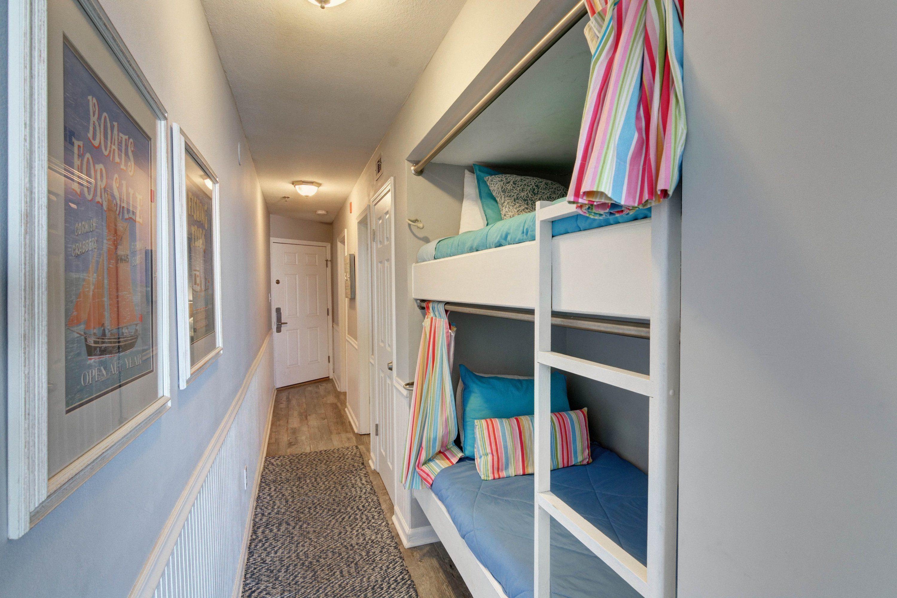 COMMODORE'S RETREAT LIMITED CONDO - Residential