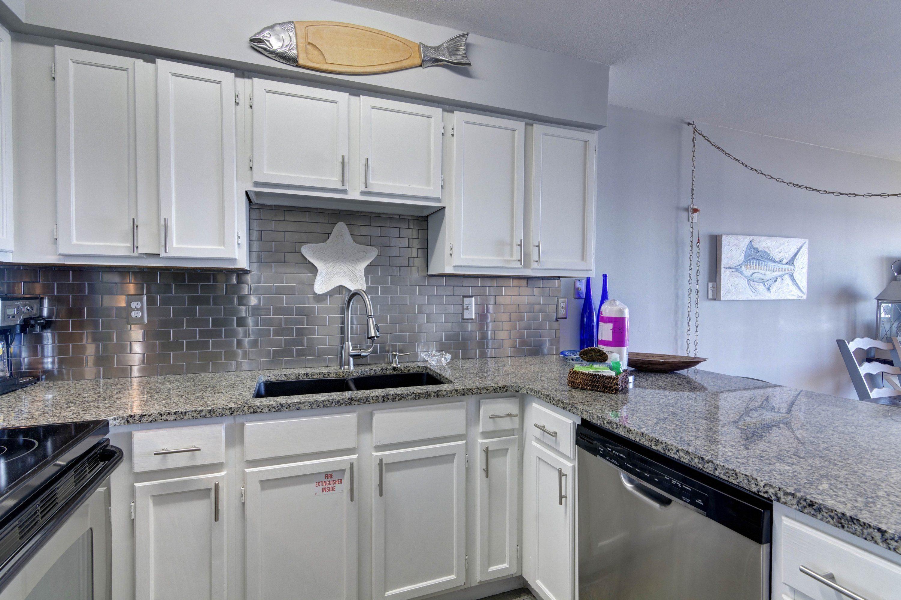 COMMODORE'S RETREAT LIMITED CONDO - Residential