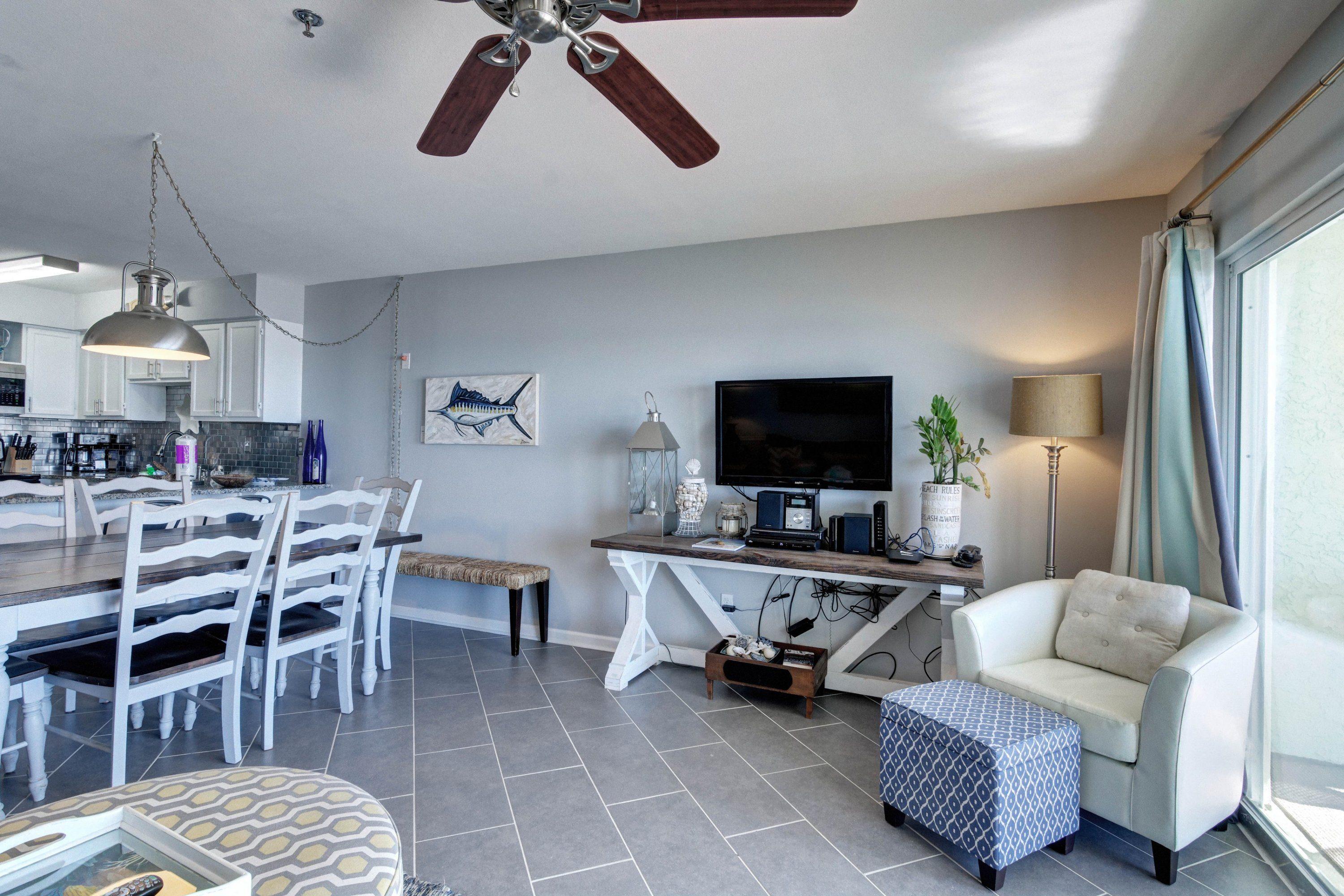 COMMODORE'S RETREAT LIMITED CONDO - Residential