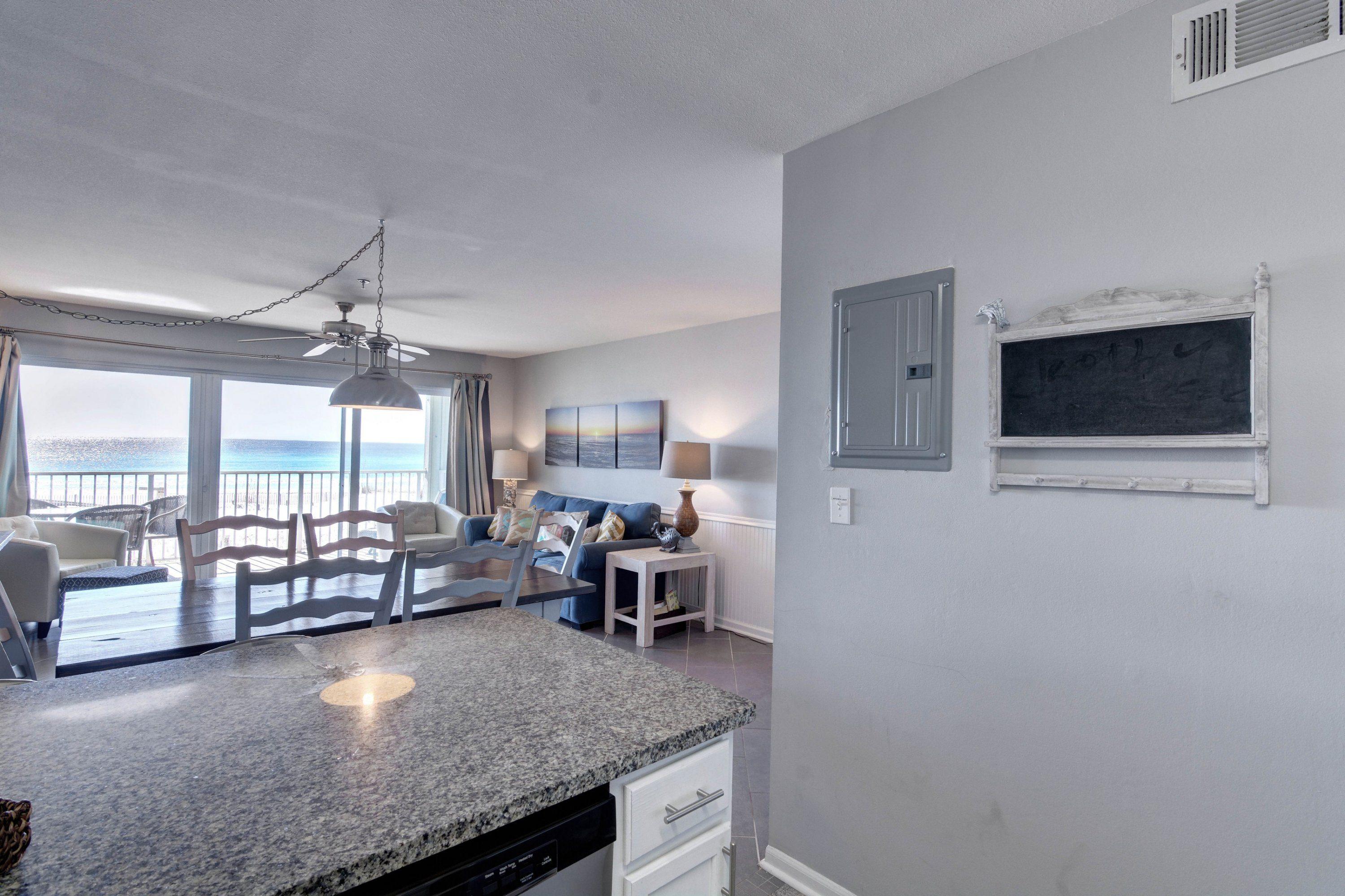 COMMODORE'S RETREAT LIMITED CONDO - Residential