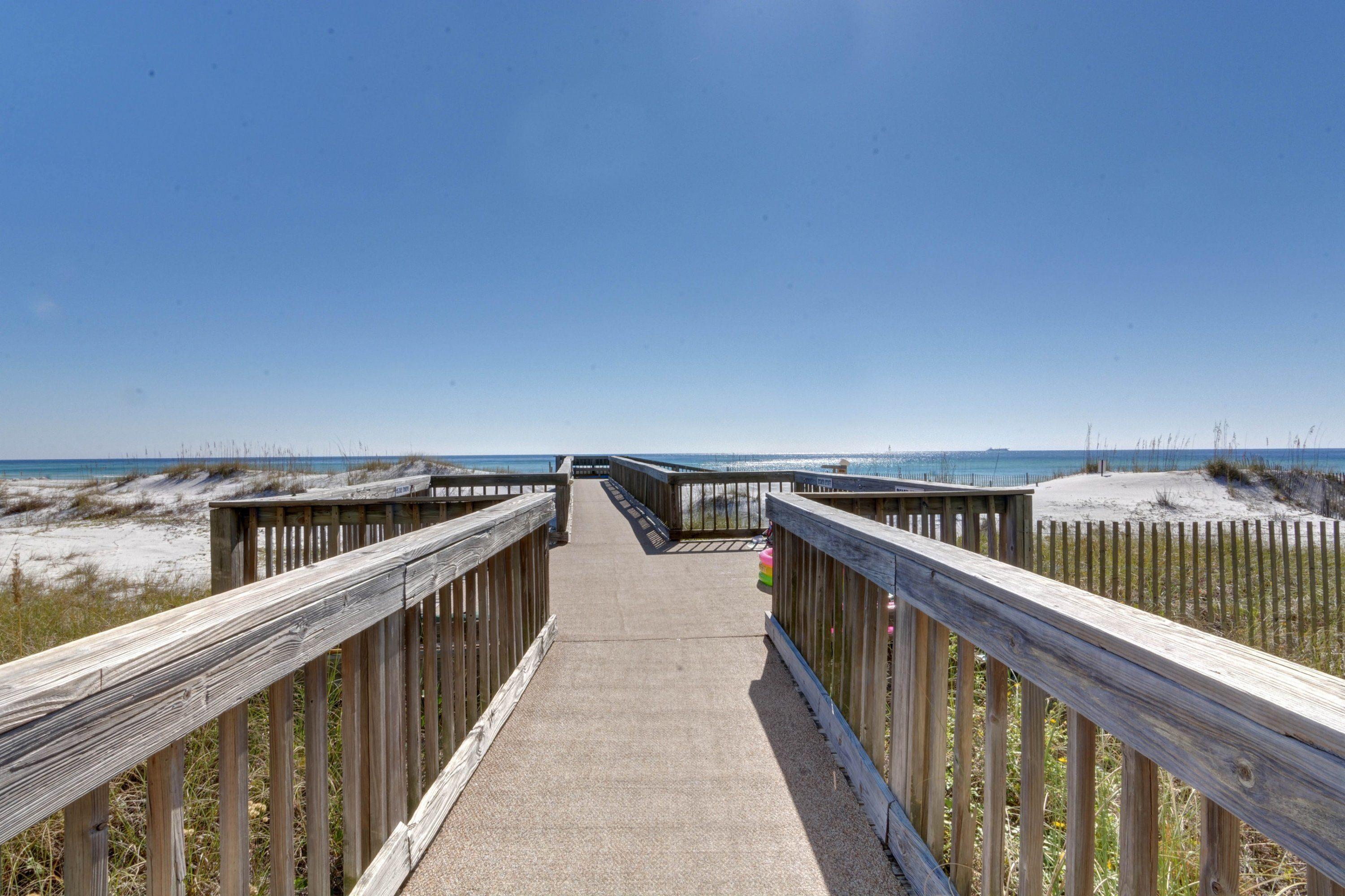 COMMODORE'S RETREAT LIMITED CONDO - Residential