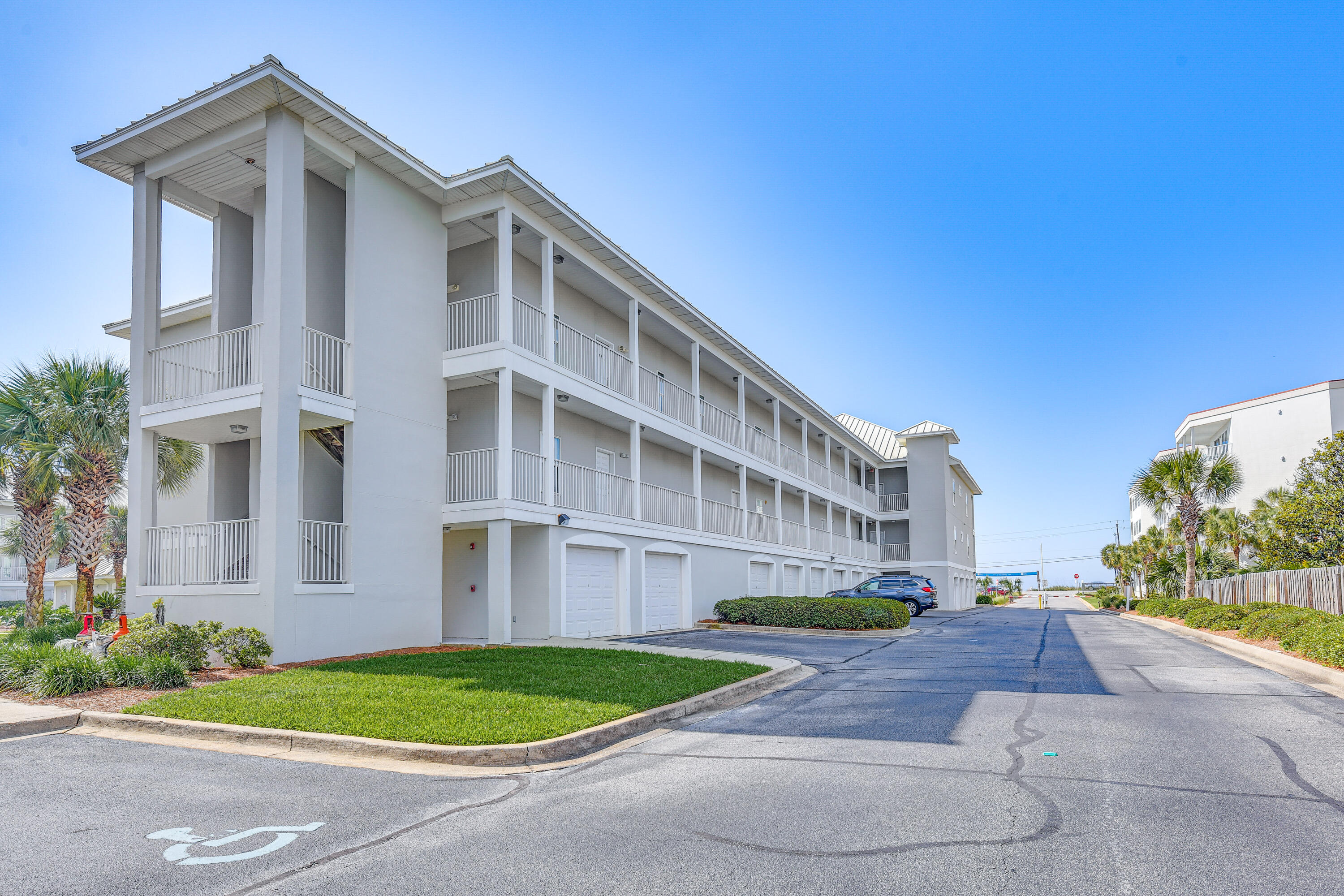 PAVILION PALMS - Residential