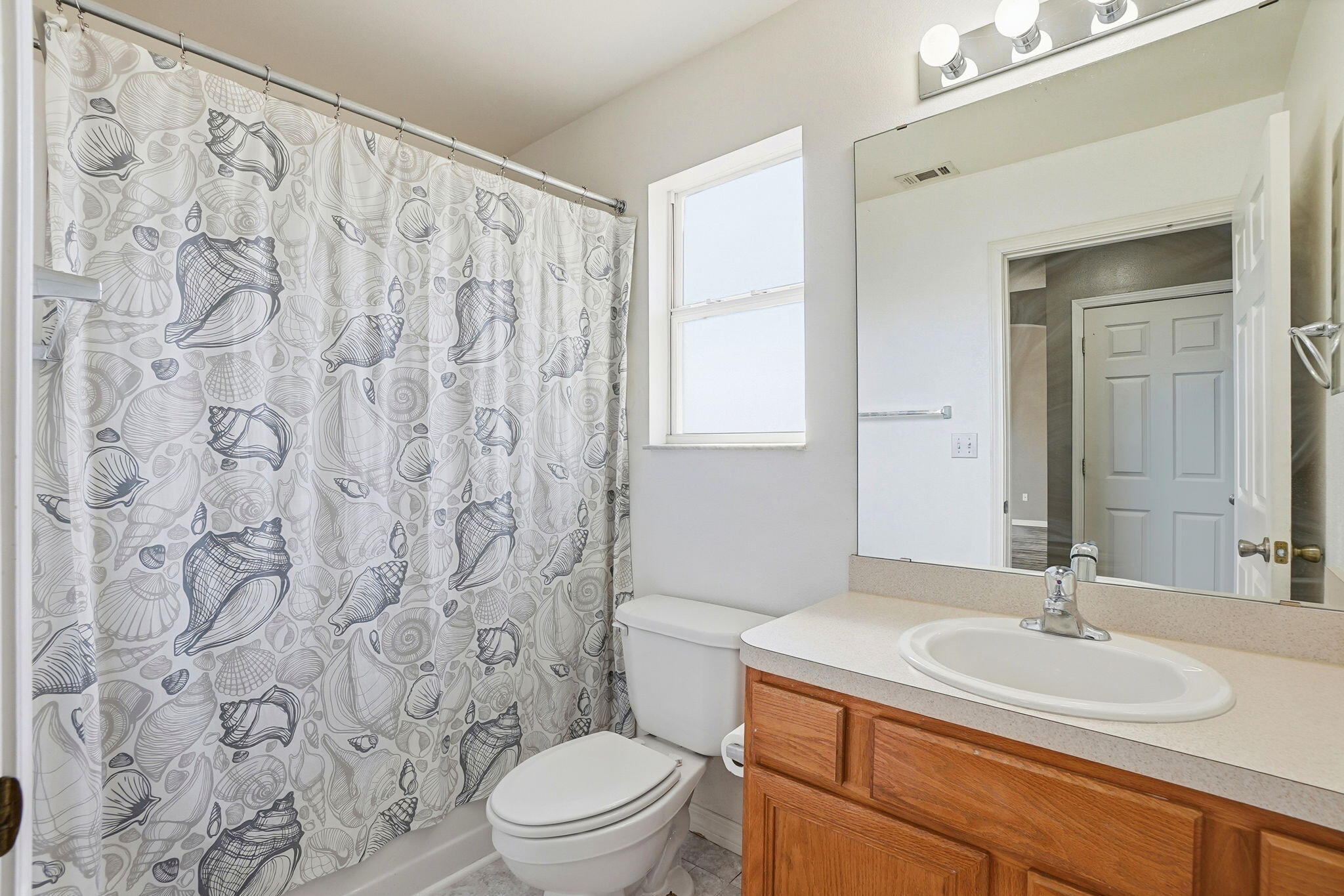 RIDGE CREST PH II LOT 17 BLK C - Residential