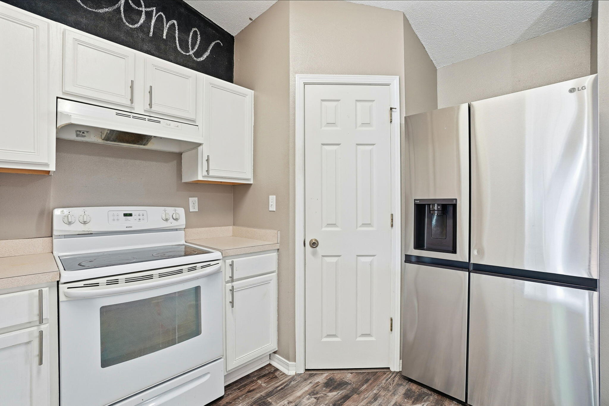 RIDGE CREST PH II LOT 17 BLK C - Residential