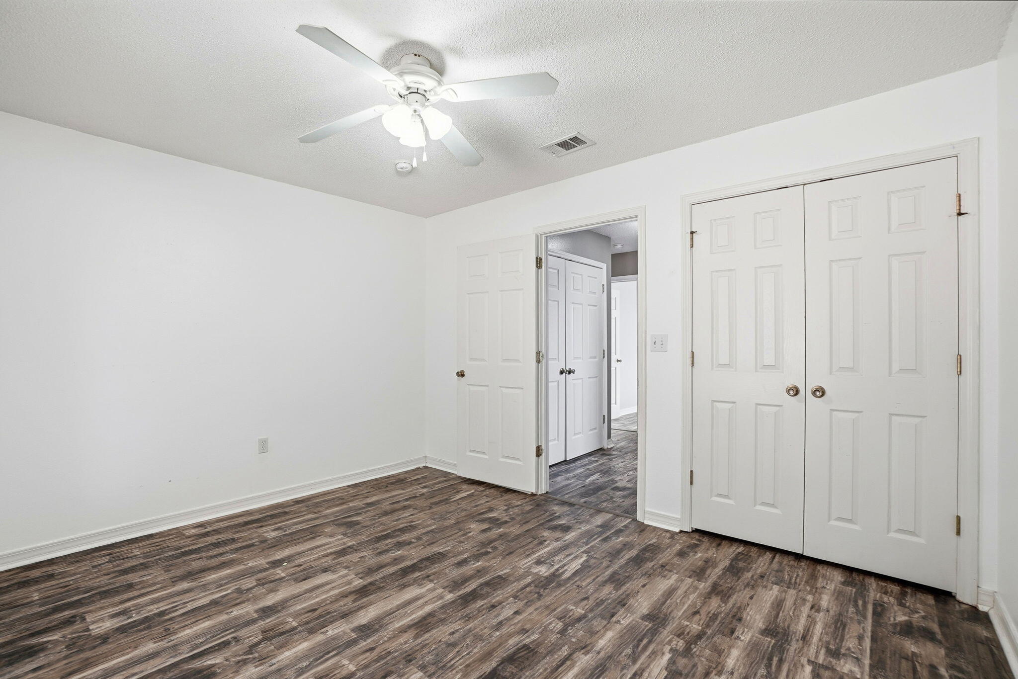 RIDGE CREST PH II LOT 17 BLK C - Residential