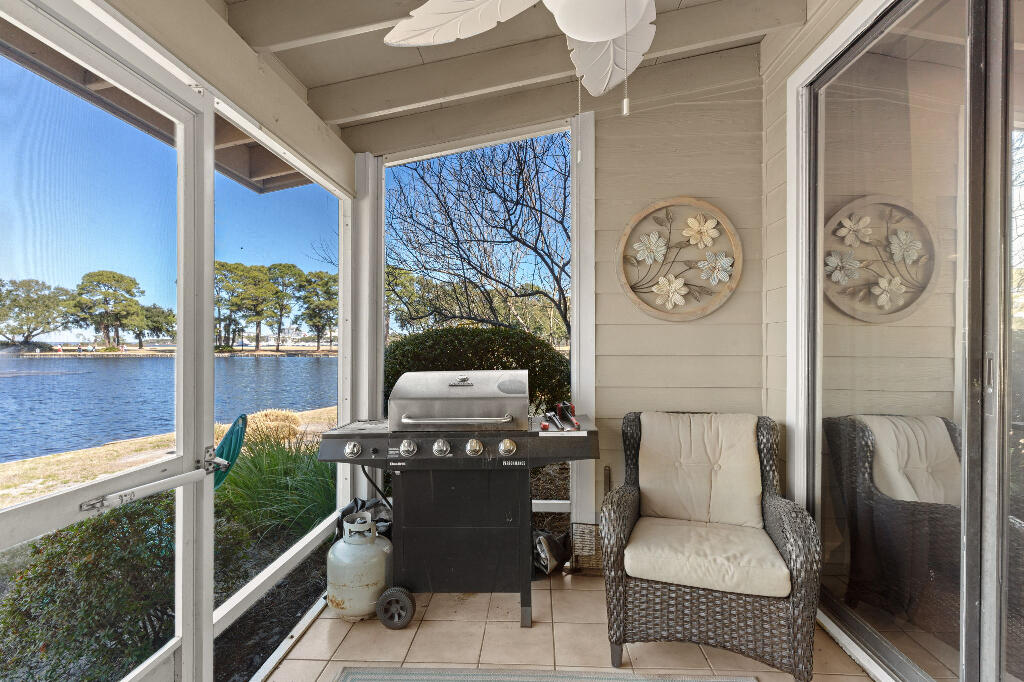 SANDESTIN BEACH VILLAS - Residential