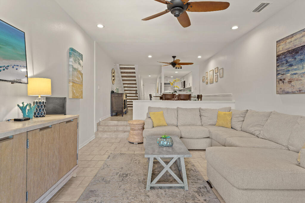 SANDESTIN BEACH VILLAS - Residential