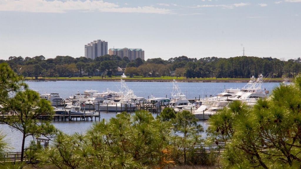 SANDESTIN BEACH VILLAS - Residential