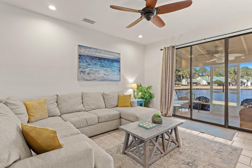 SANDESTIN BEACH VILLAS - Residential