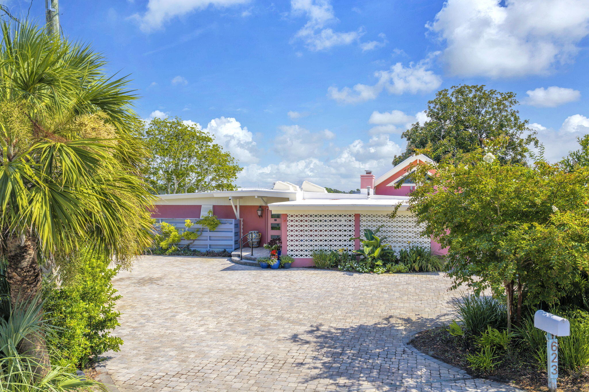 623 Pelican Drive