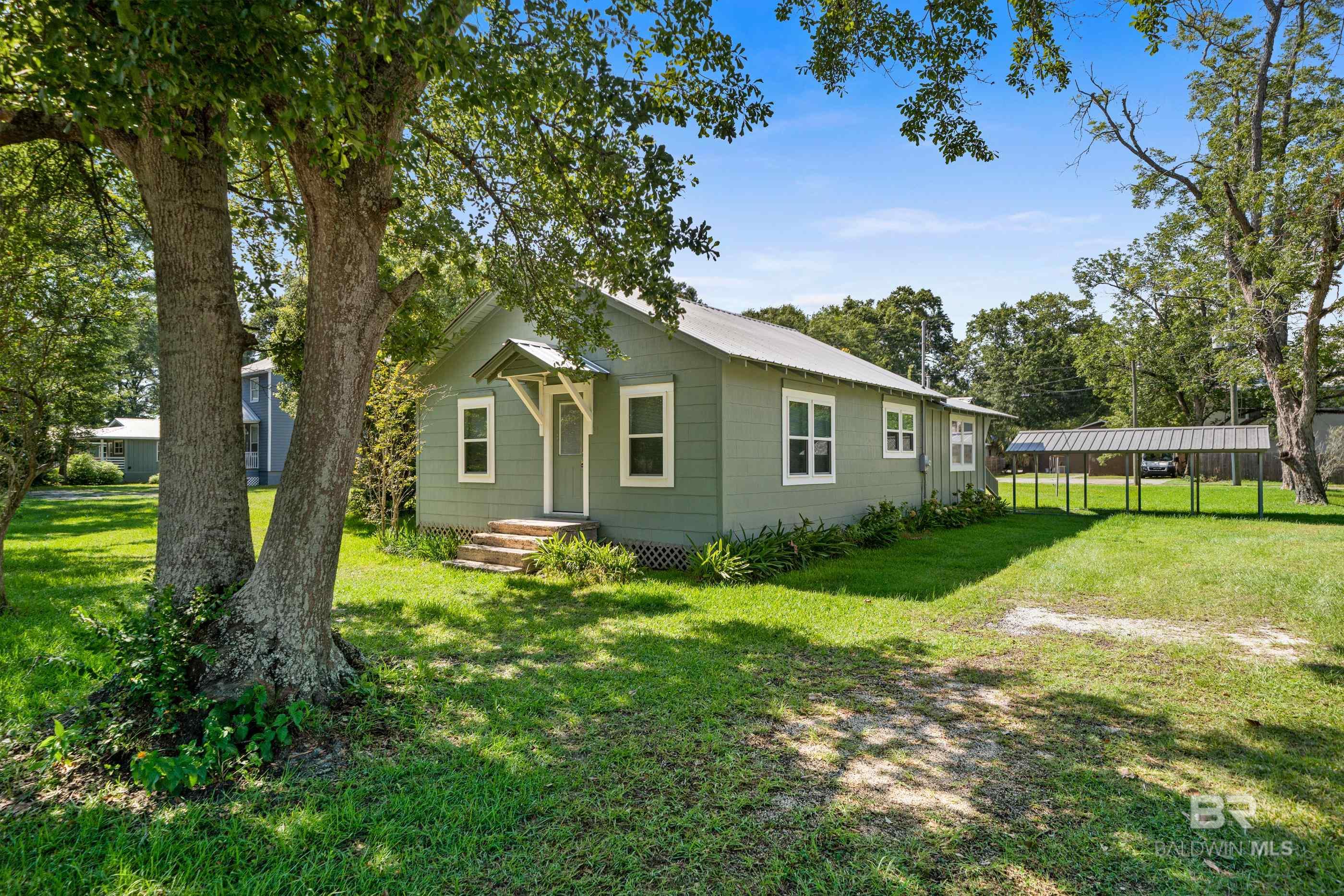 Photo 1 of 22 — 200 W Verbena Avenue, Foley, AL 36535