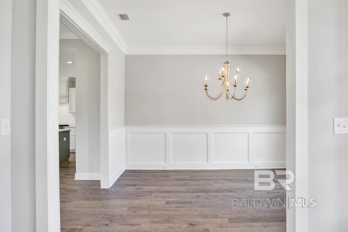 408 Bloomsbury Avenue