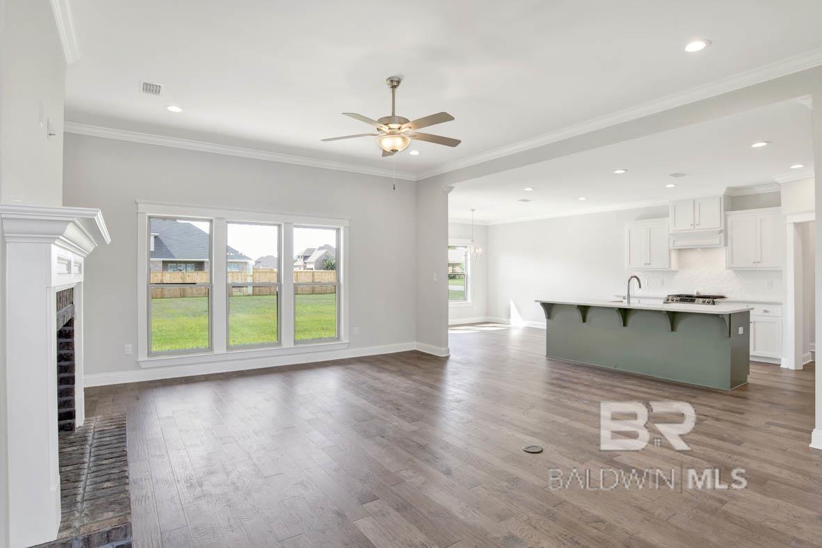 408 Bloomsbury Avenue